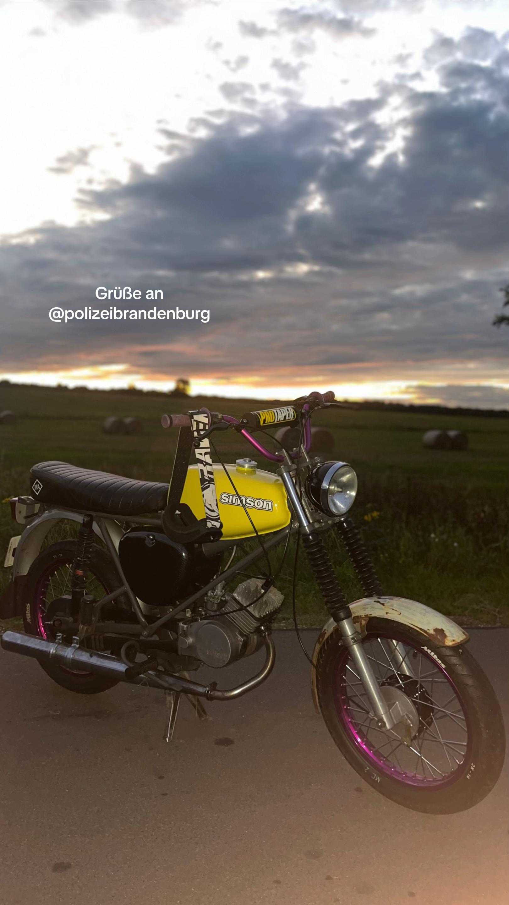 @2stroke.hnl