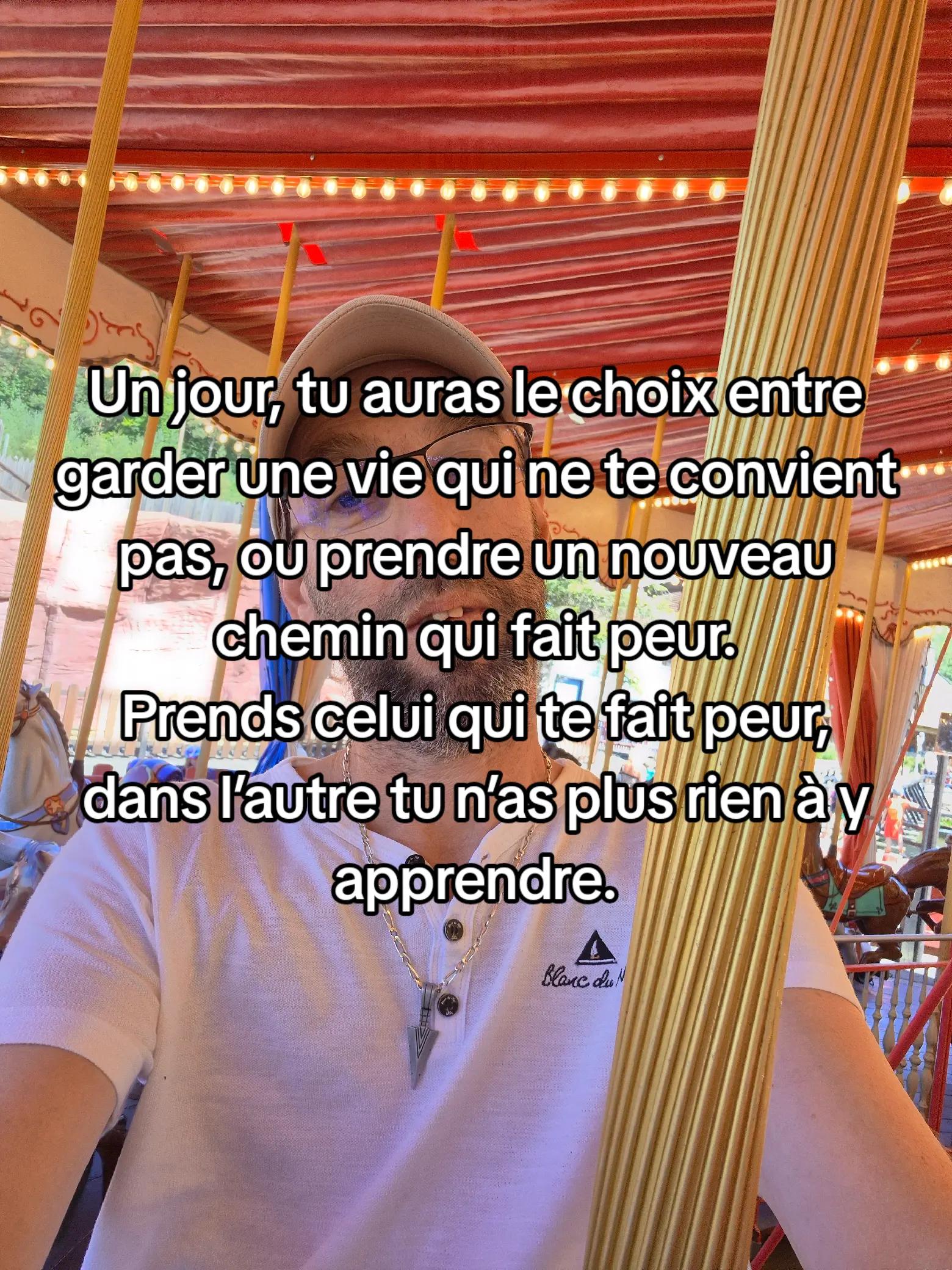 @un homme debout