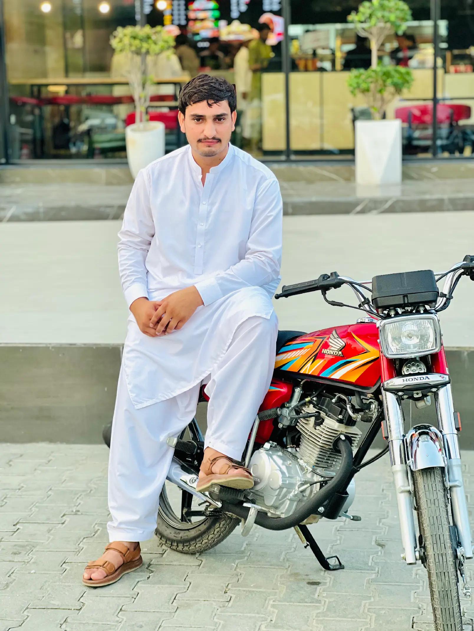 @آفریدی 🦅