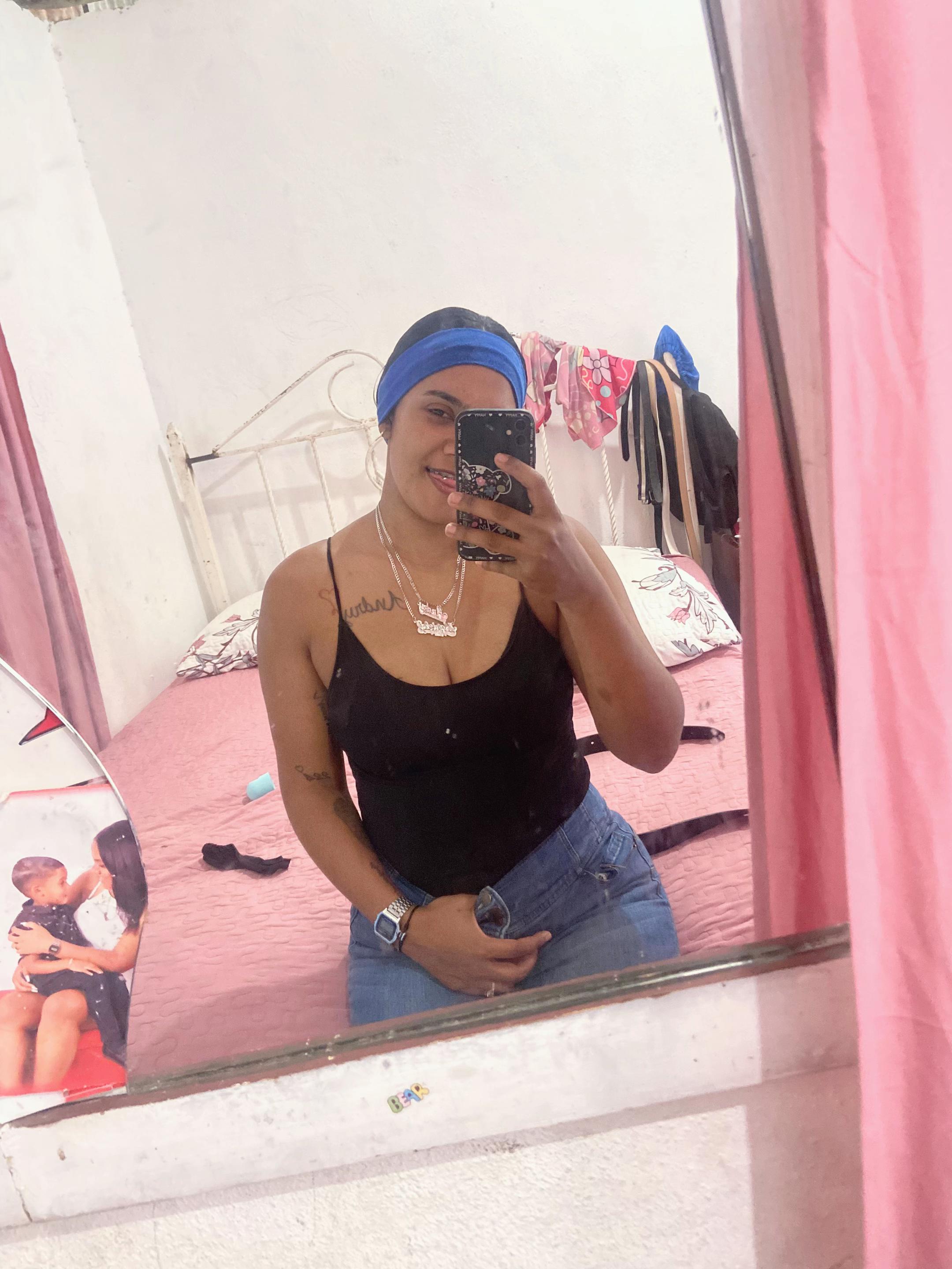 @Mart&iacute;nez 😌🖤