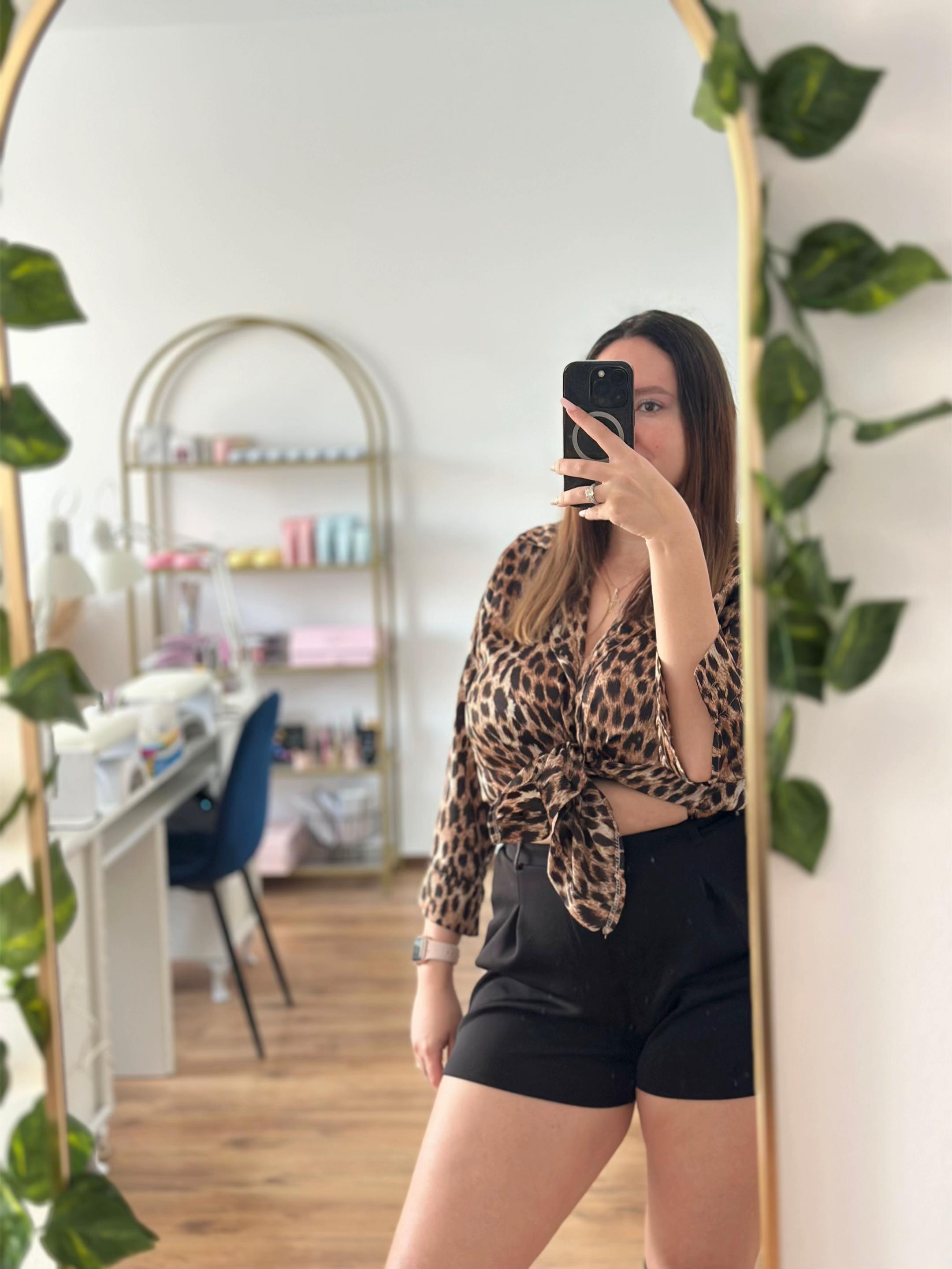 @Oana Cimponerescu.Nail Trainer