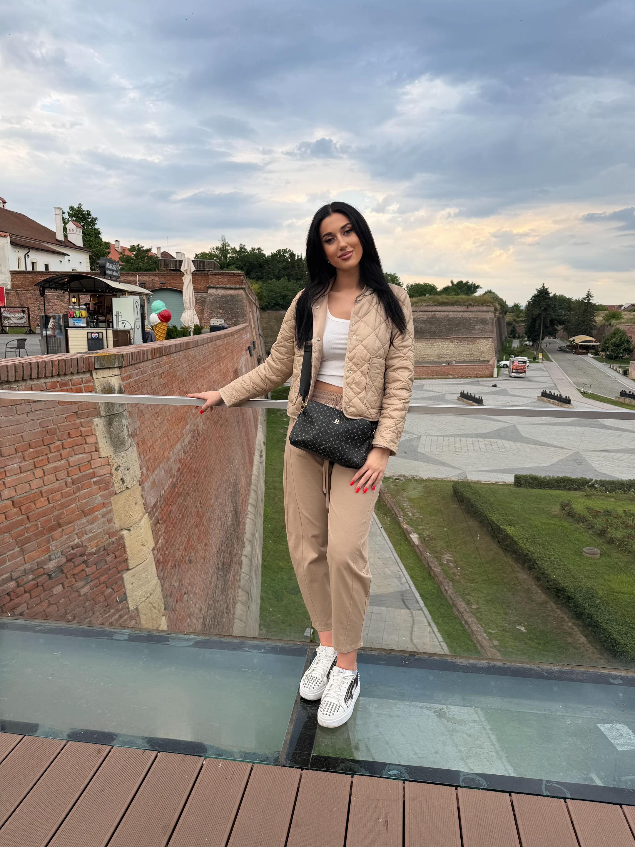 @HoneyyyMaria