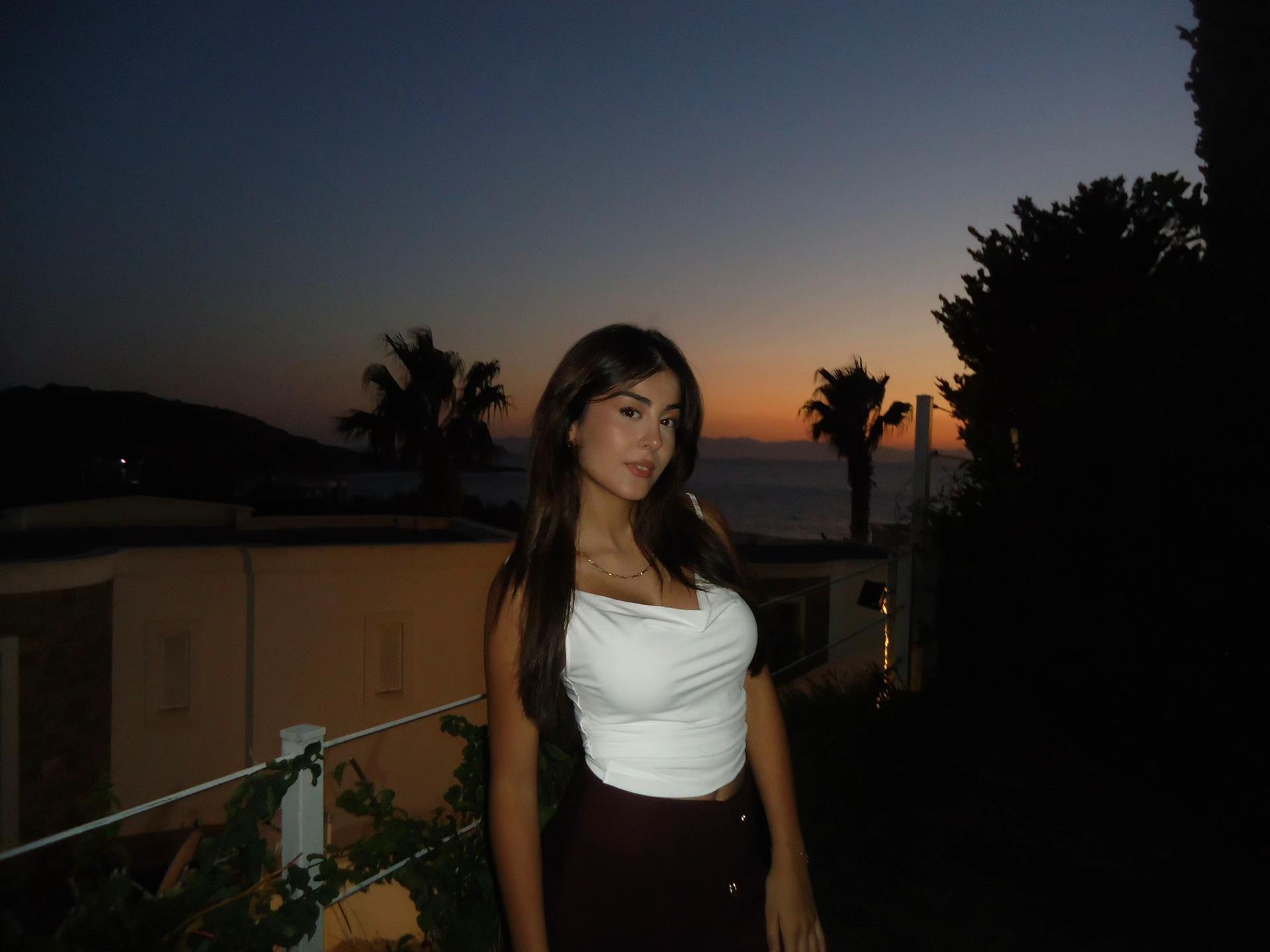 @irëm🪩🍸🌟