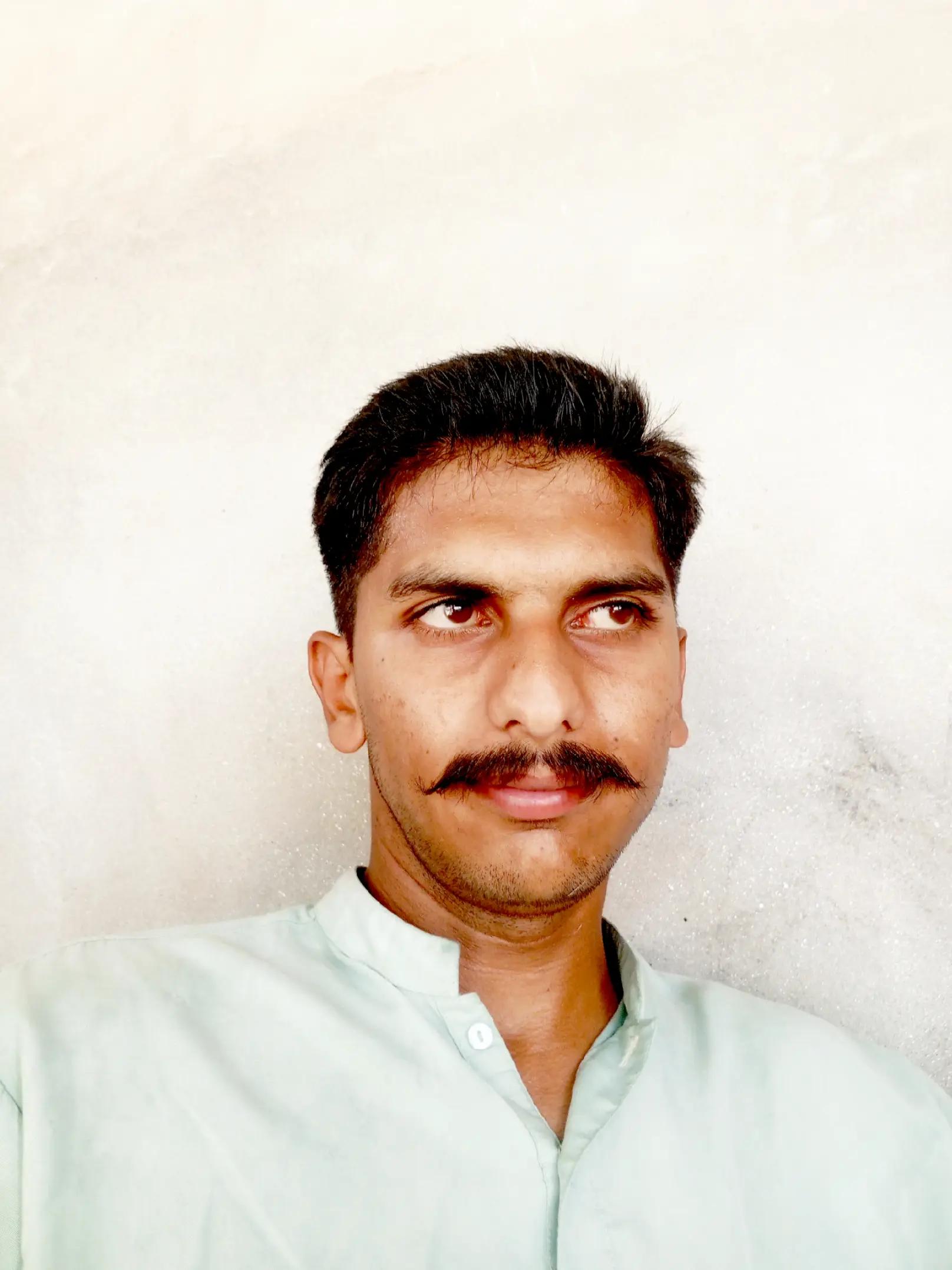 @Sarکاri Loog 💪🏻♥️ 🇵🇰