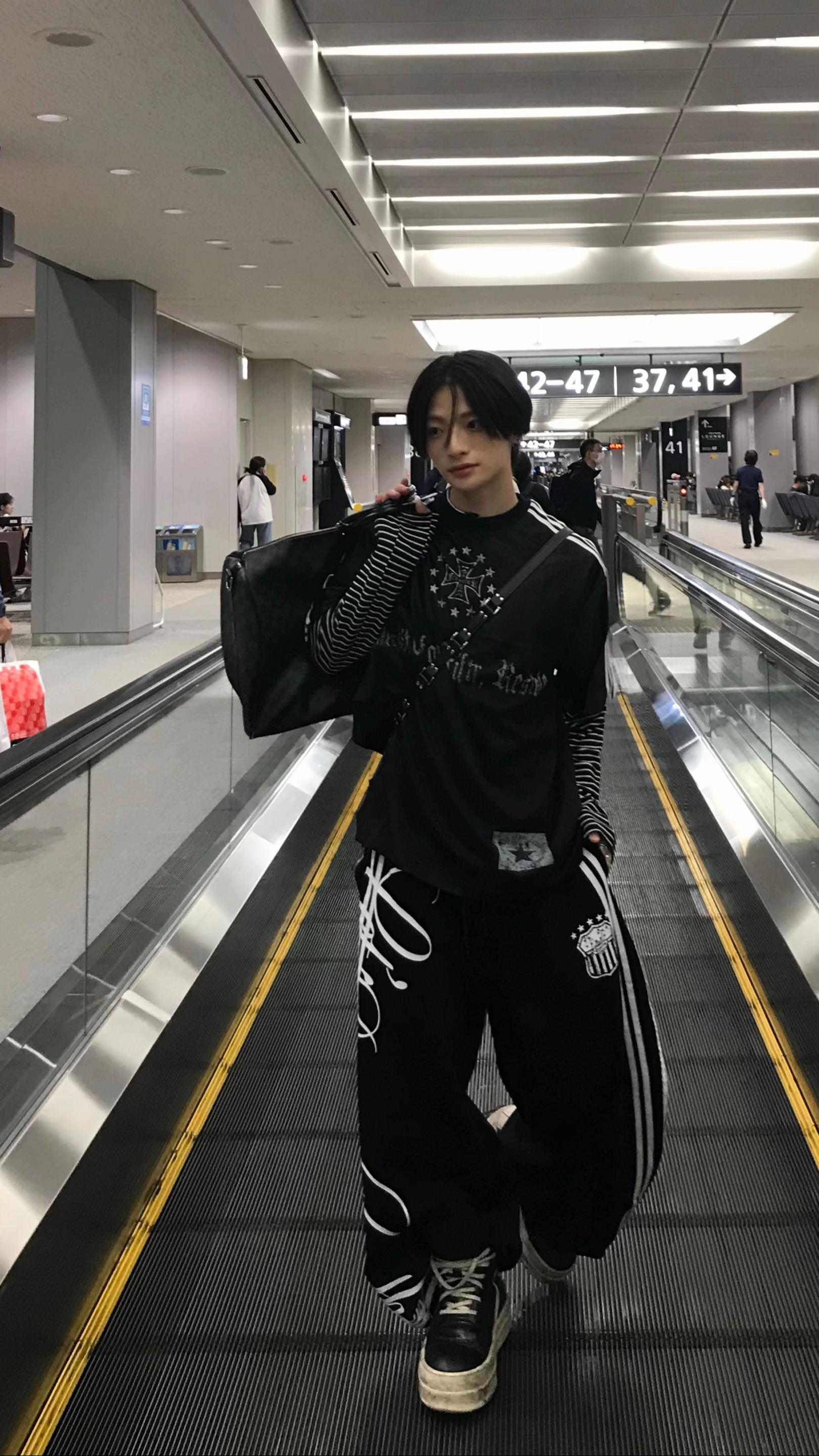 @ꓵꓤⱯꓘIH(インスタきてね)