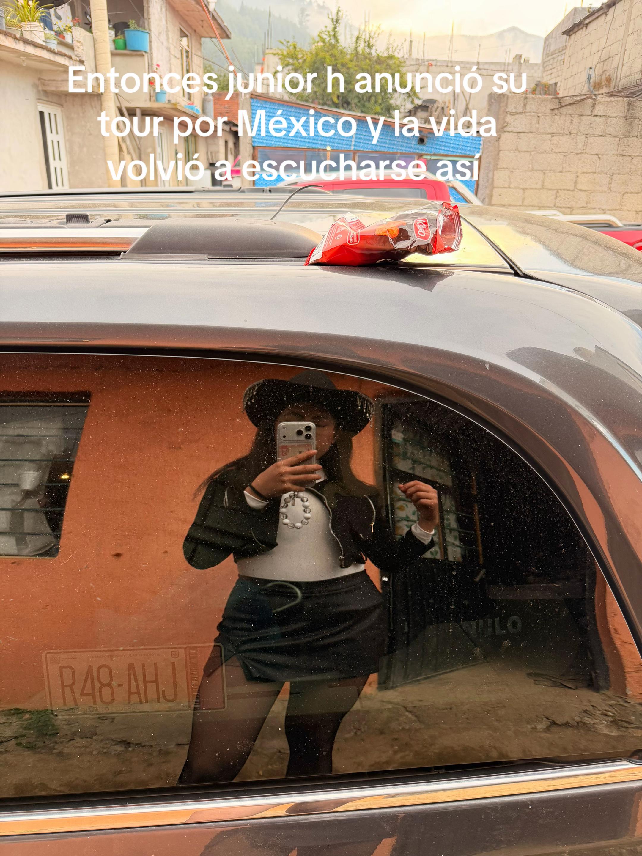 @Victoria Anah&iacute; Monro