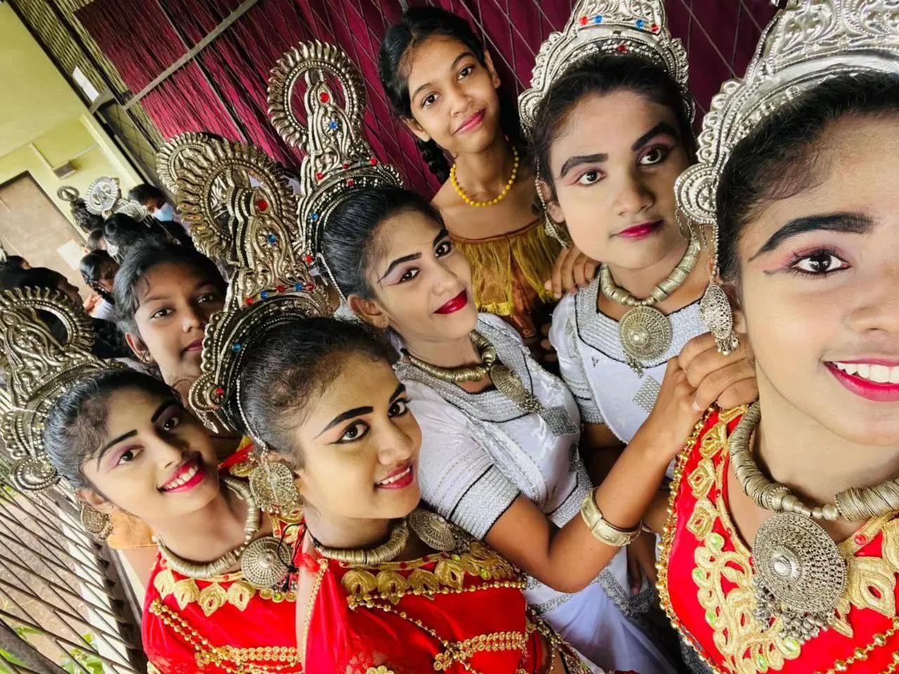 @Hiru Kawshalya😘💗