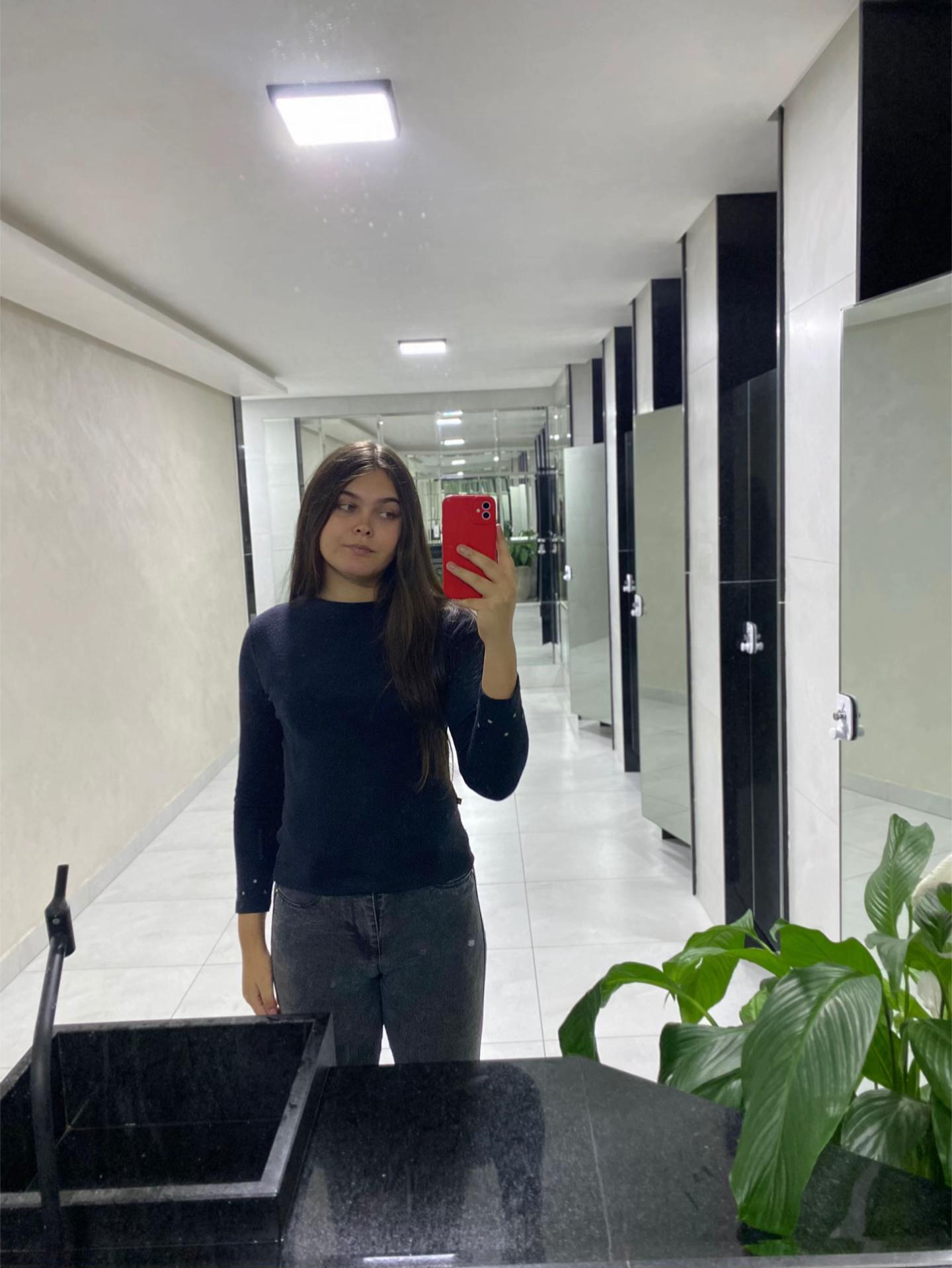 @Laurinha🌻