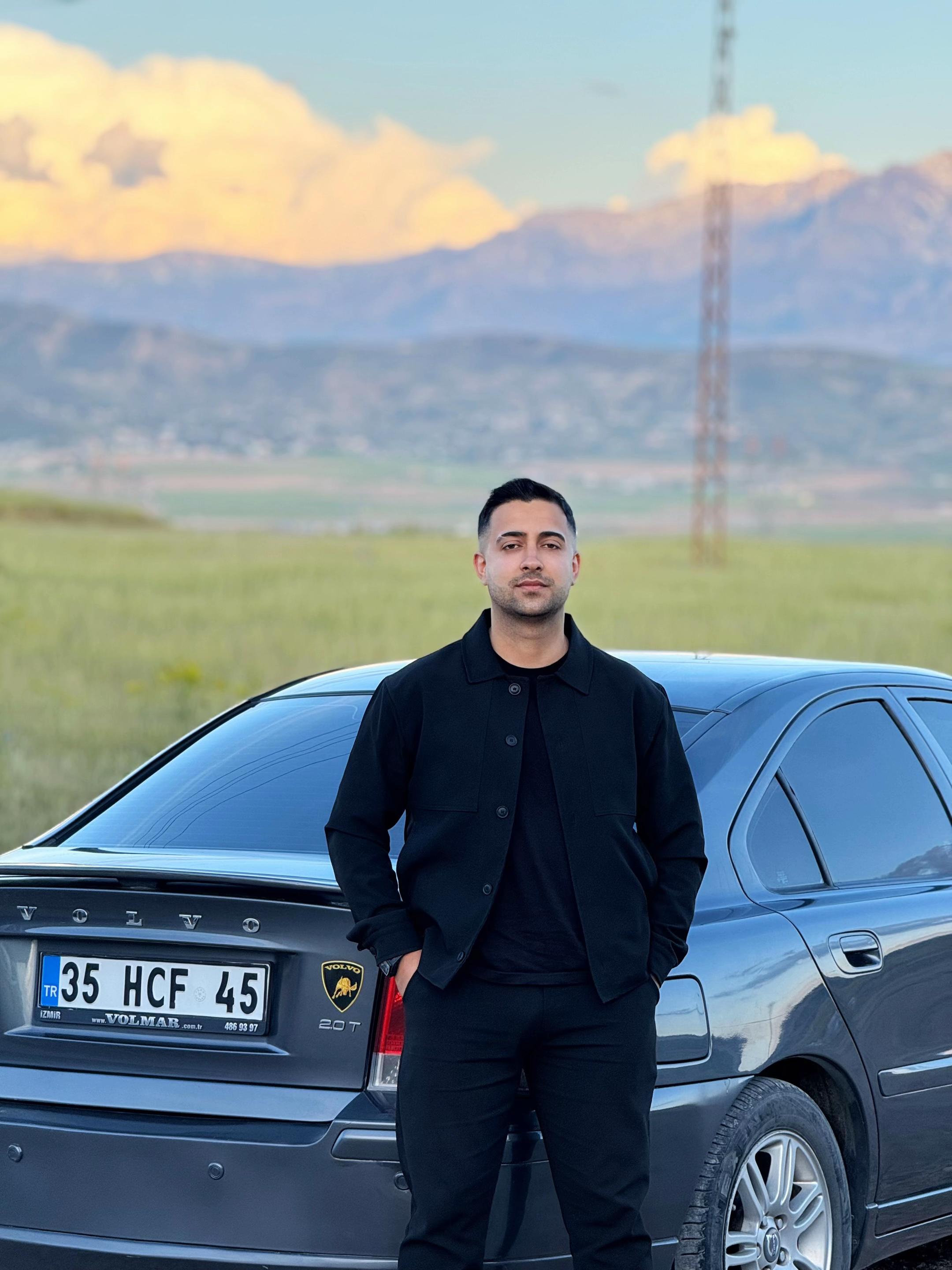 @Tarık Tek&ccedil;e