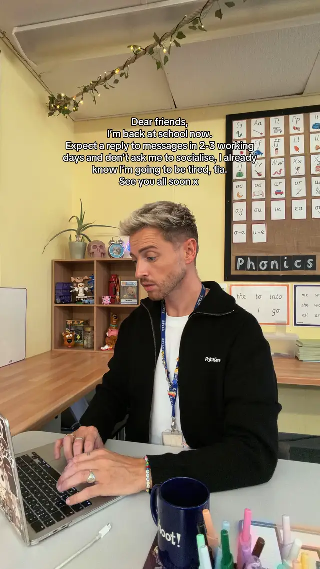 @Mr R - Teacher