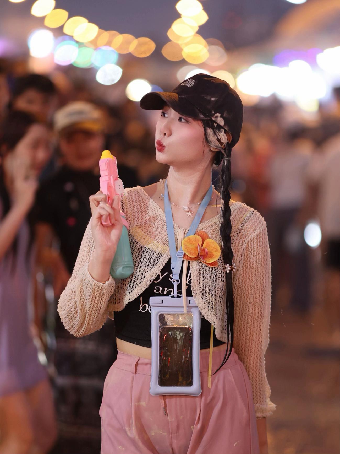 @พาลาพลอยโพนี่