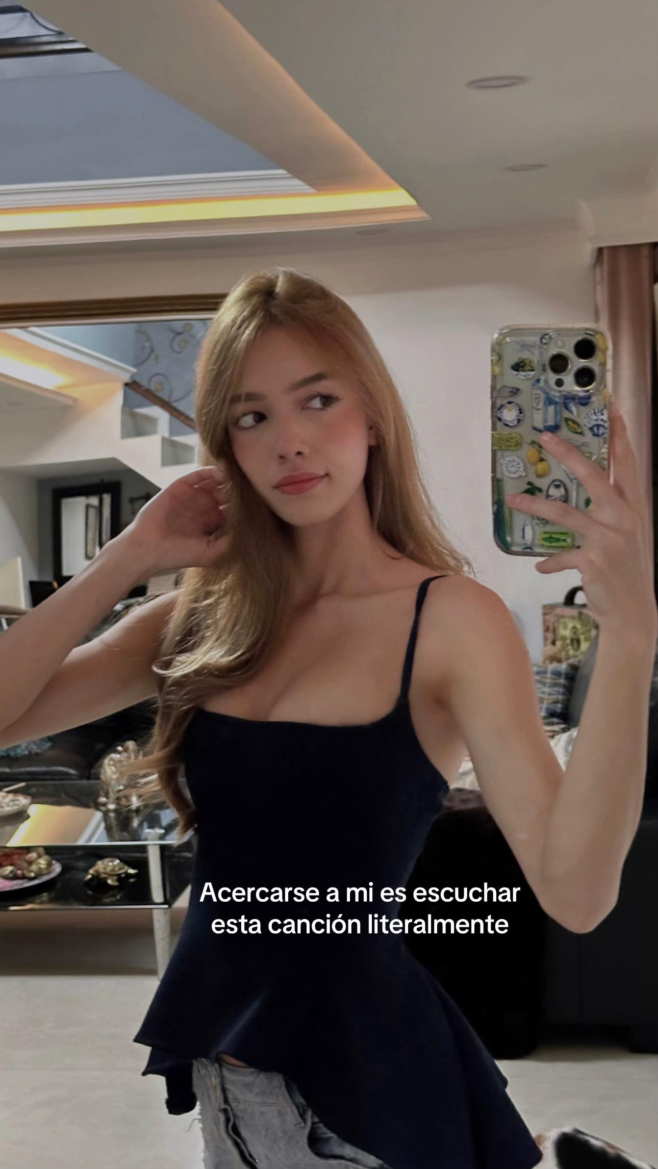 @Bella