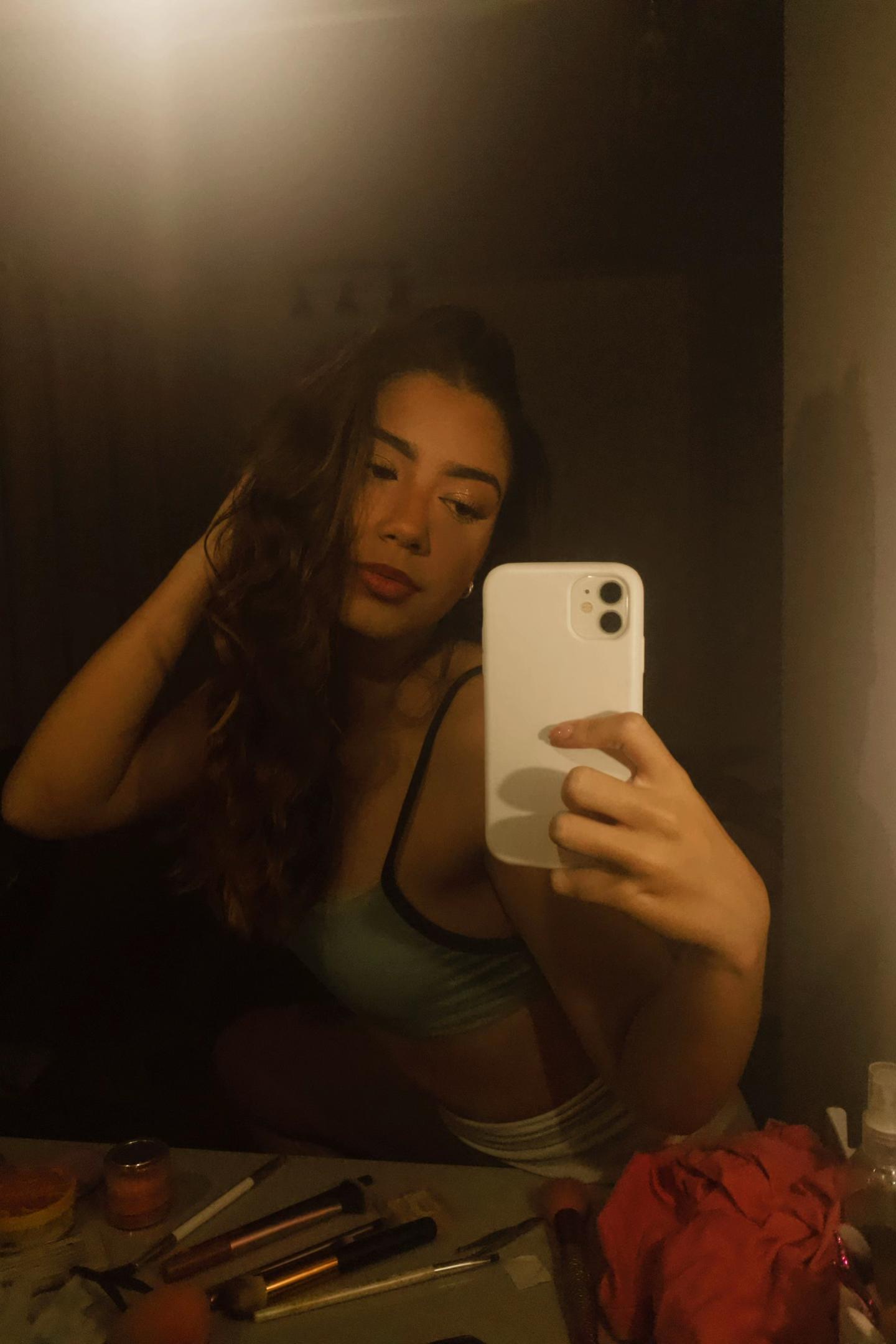 @liviaareiss_