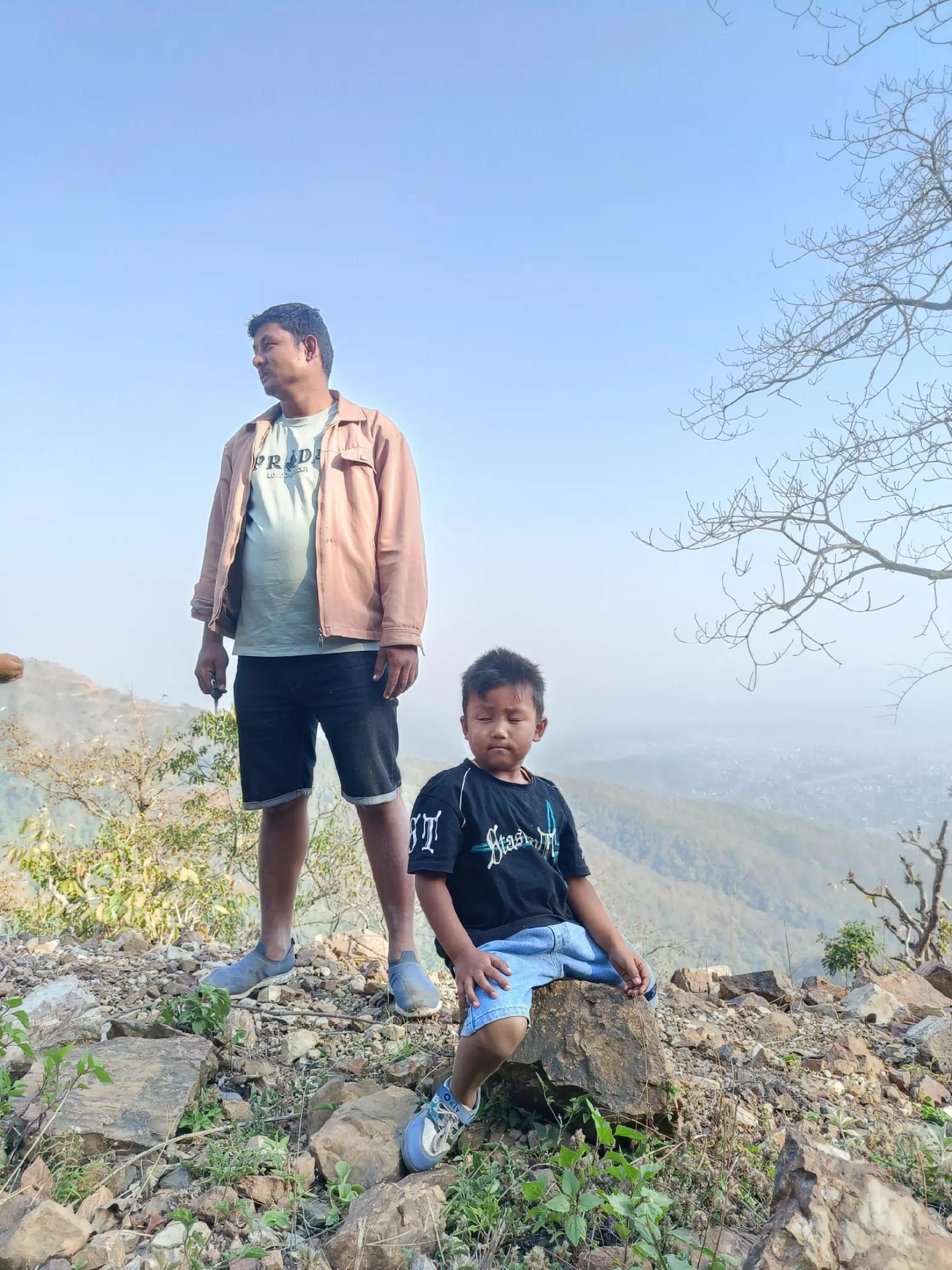 @आयन ठकुरि