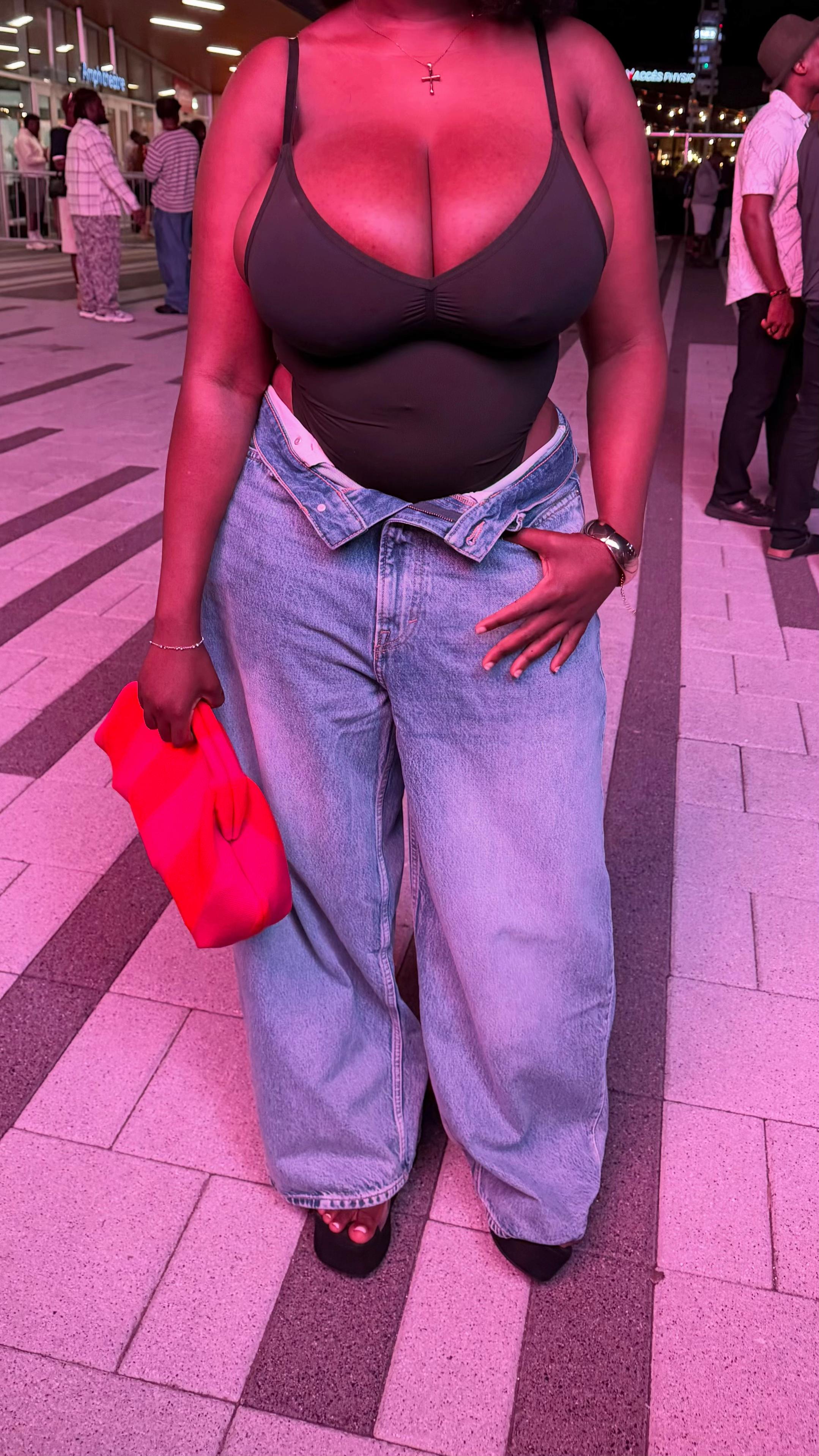 @Oc&eacute;ane~content creator