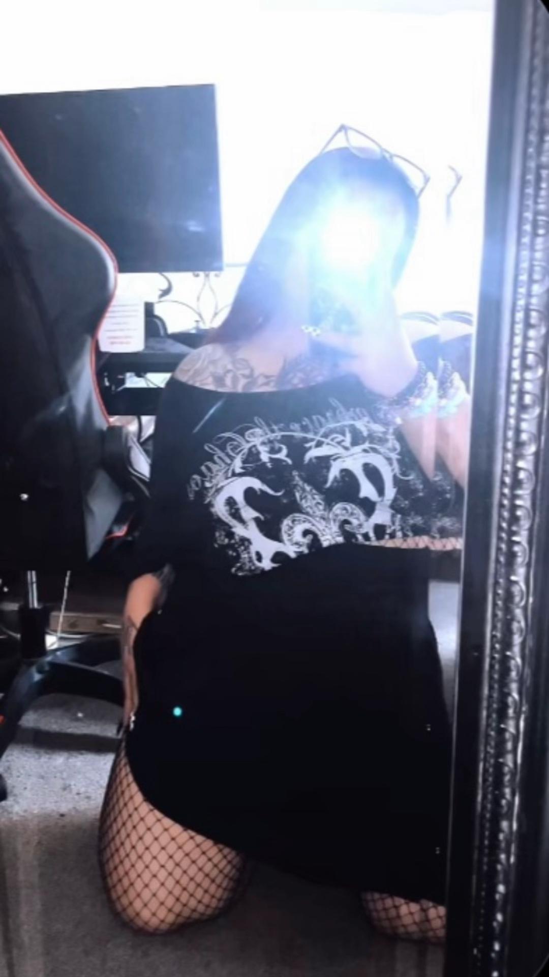 @𝕷𝖎𝖛𝖎𝖓𝖌𝕯𝖊𝖆𝖉𝕲𝖎𝖗𝖑🖤
