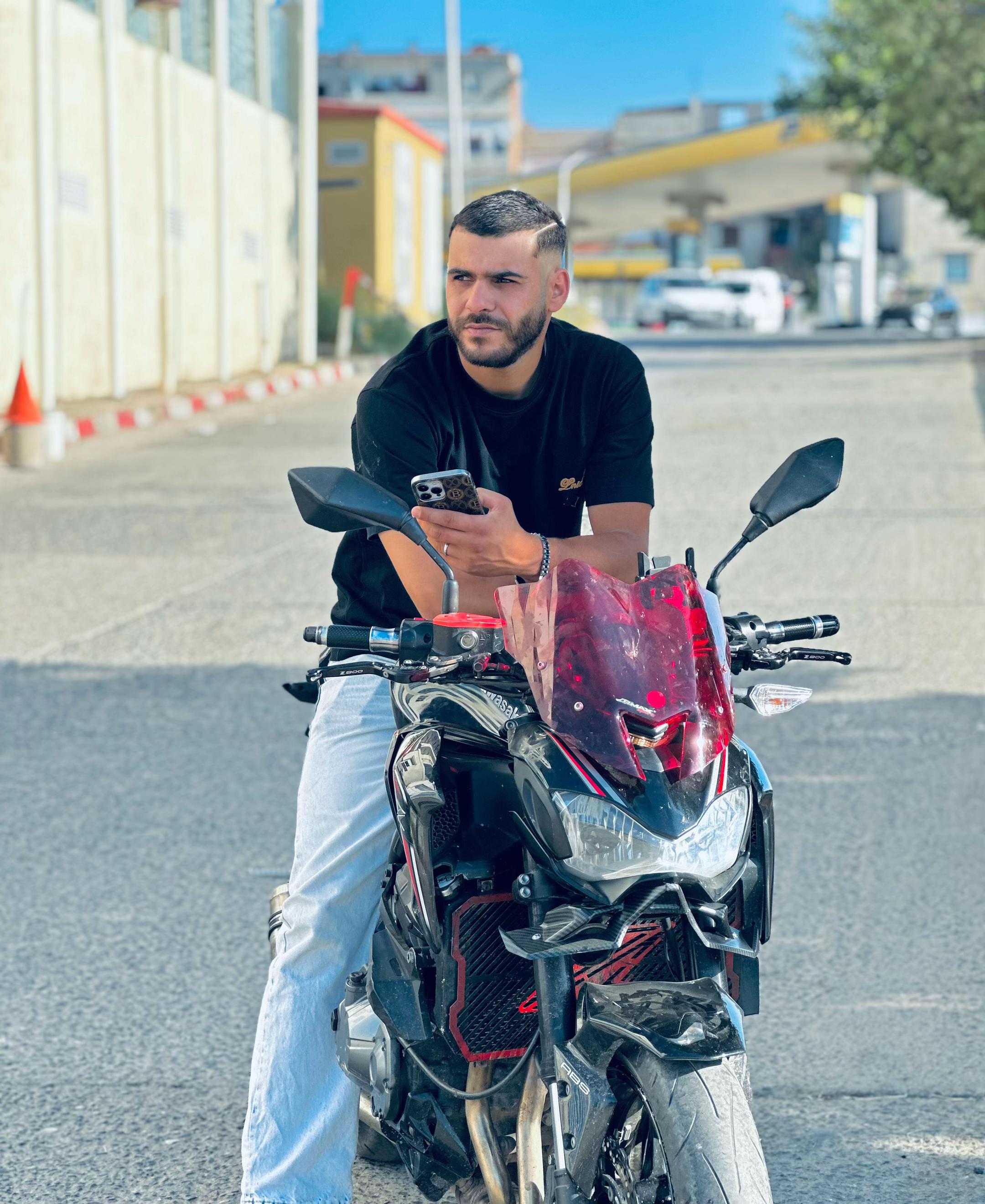 @Yazid Boudjemai