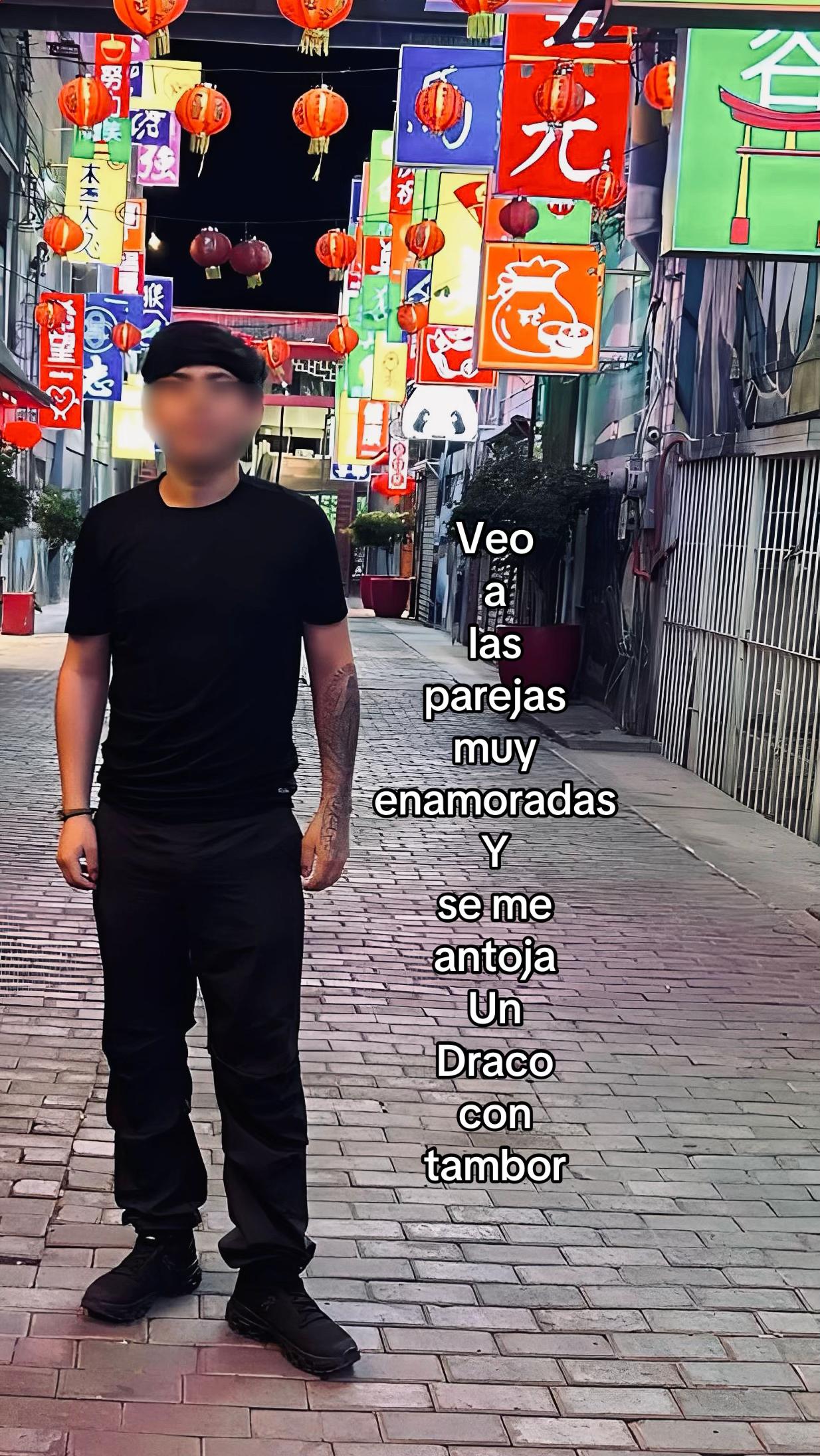 @⃟