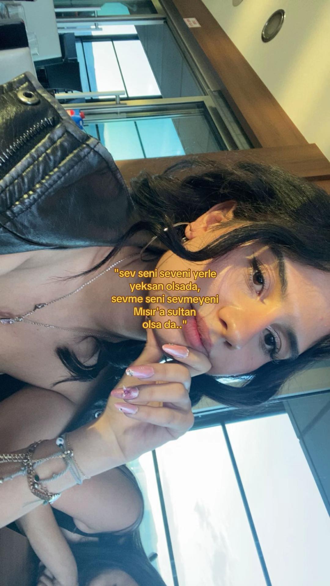 @𝔙𝔢𝔫𝔫𝔢𝔰𝔰𝔞𝔞𝔞