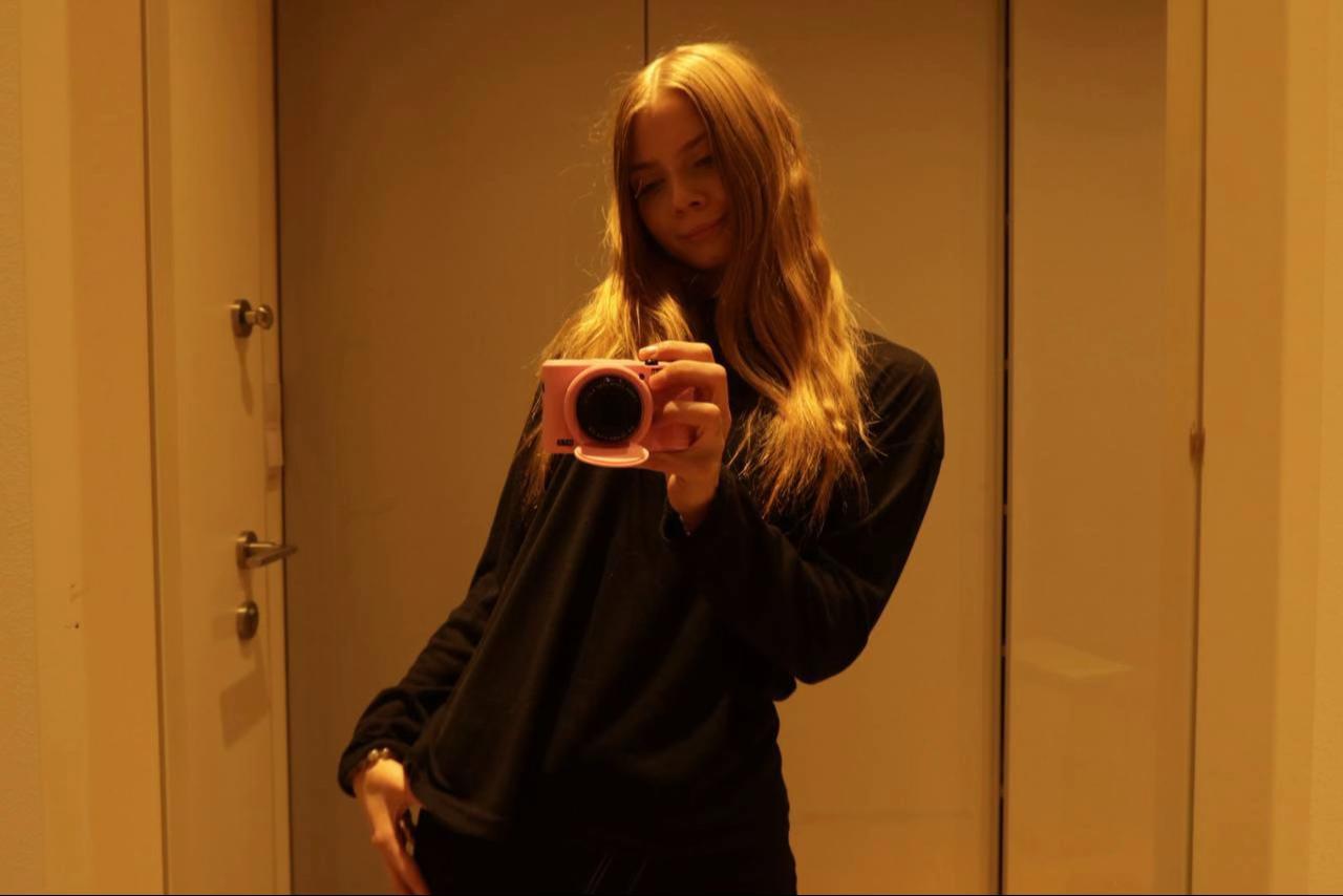 @аня