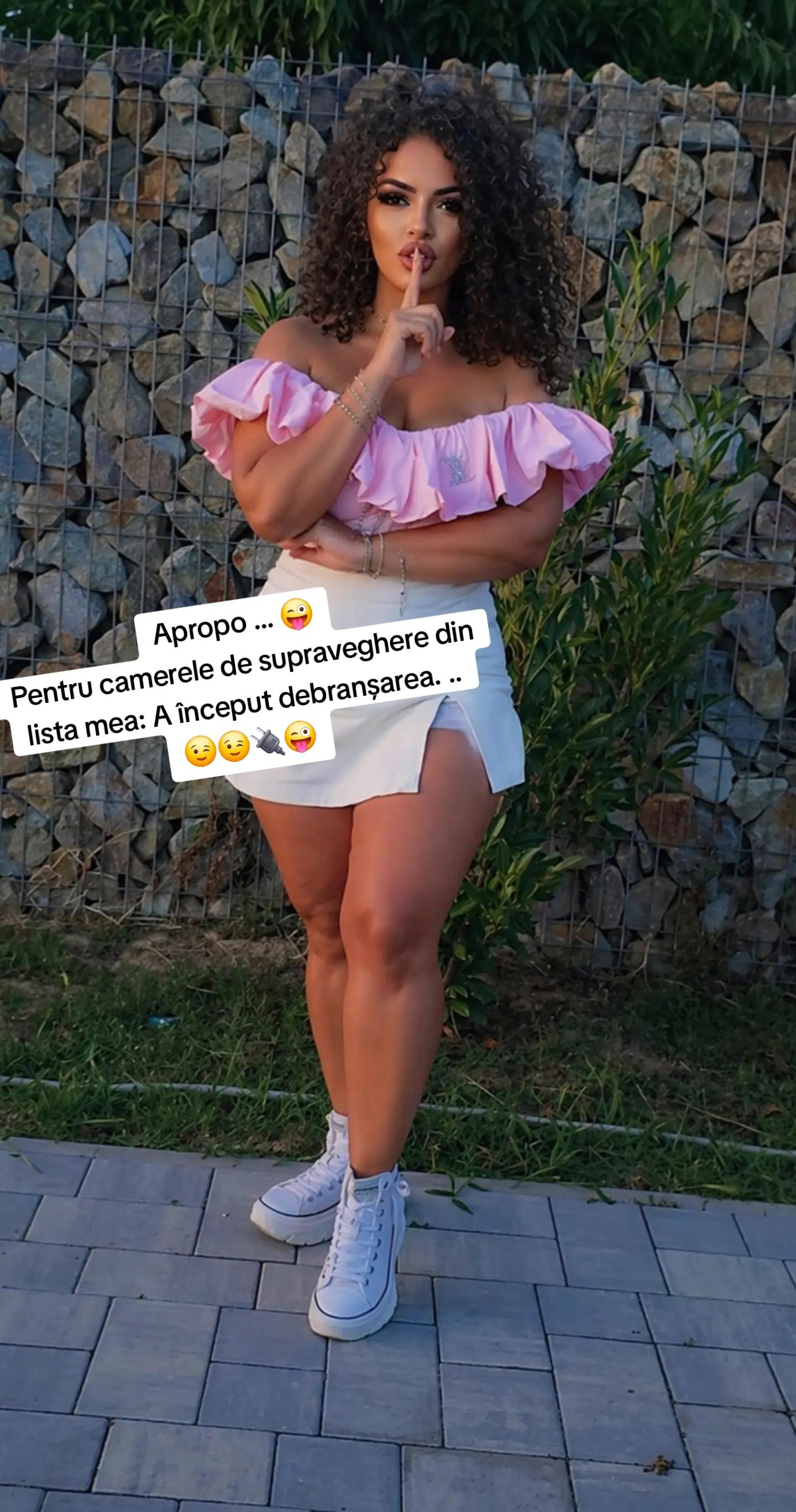 @Ellena89