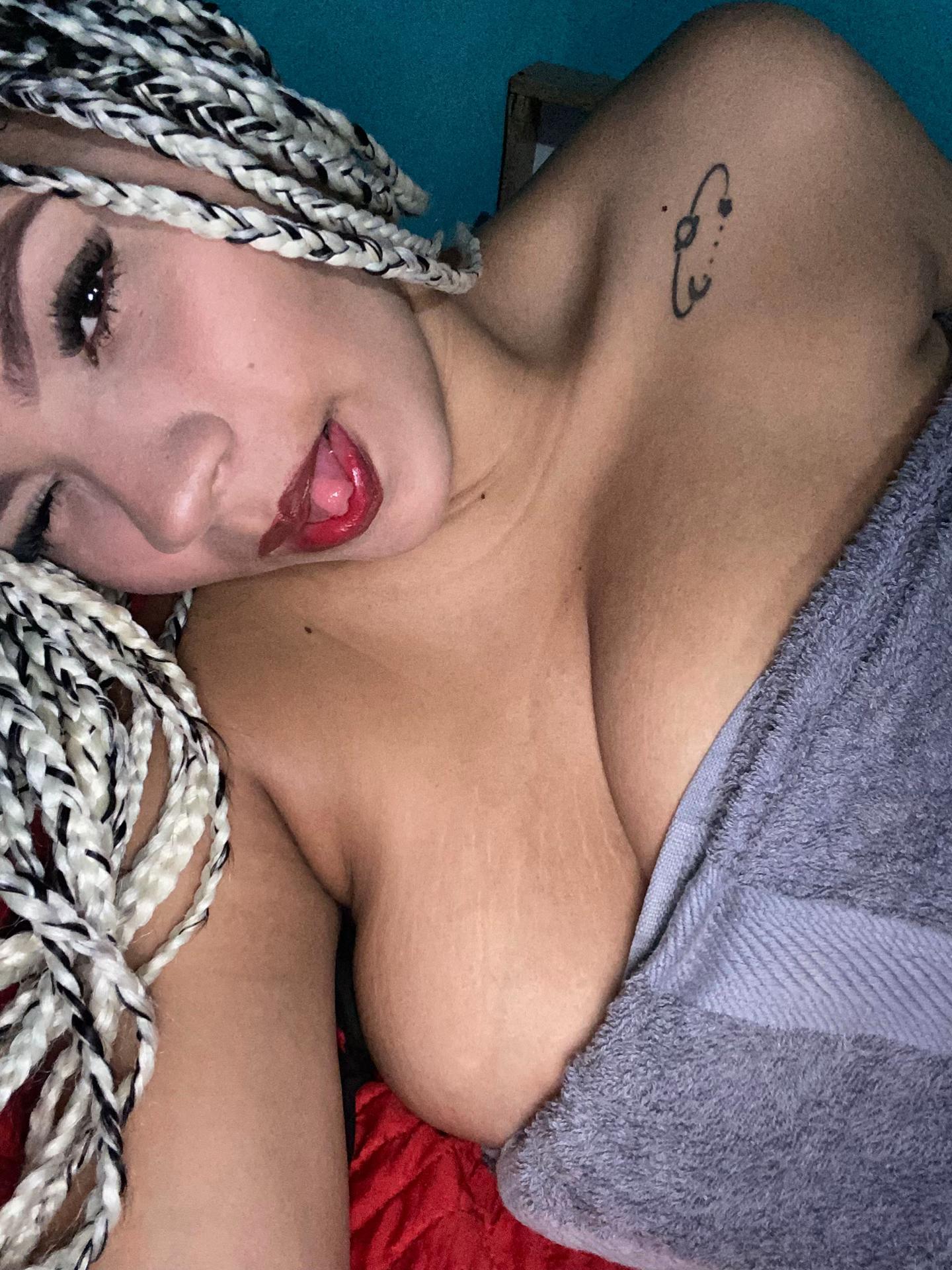 @Leyangomez_