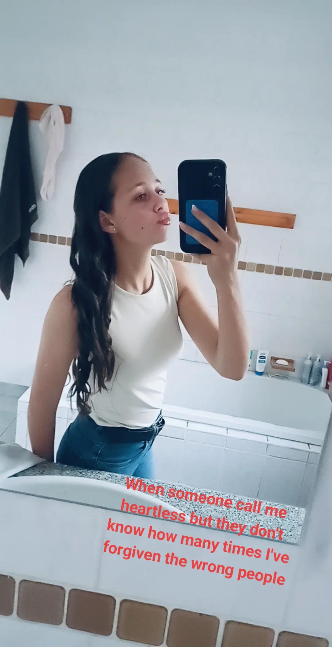 @your_fav_brunette
