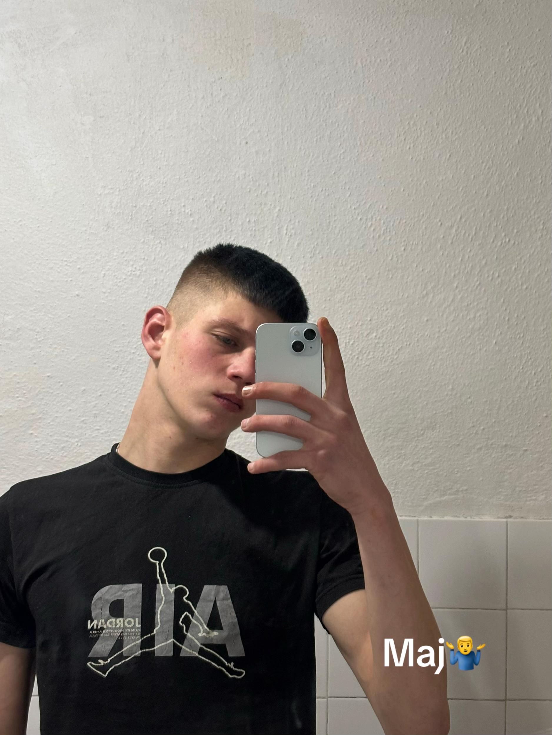 @ŔªMĶƐ🦅