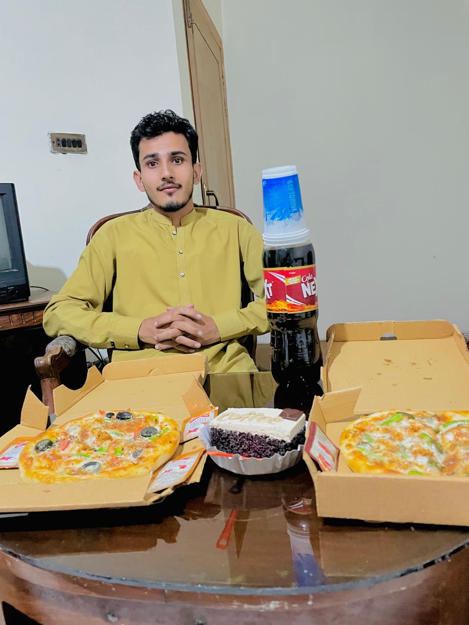 @🇵🇰M K🇦🇪