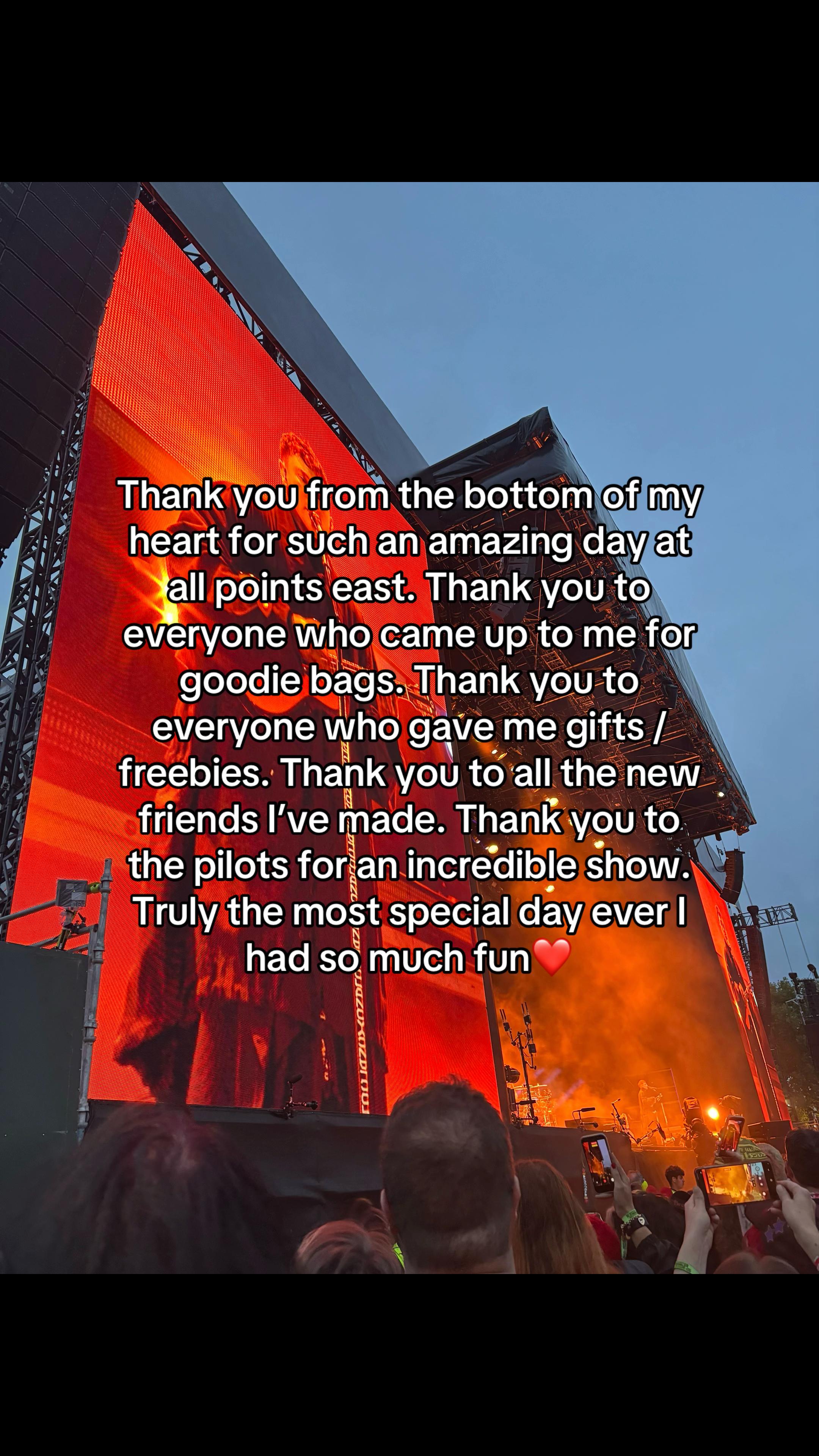 @mia |-/