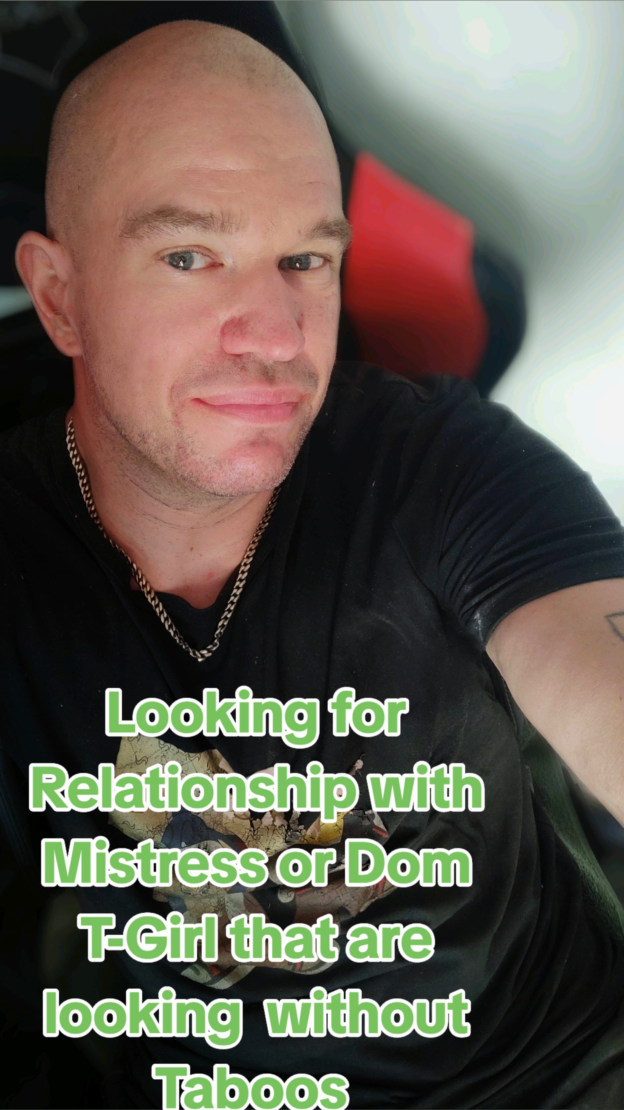 @⚡Guy looking for Femdom or TS⚡