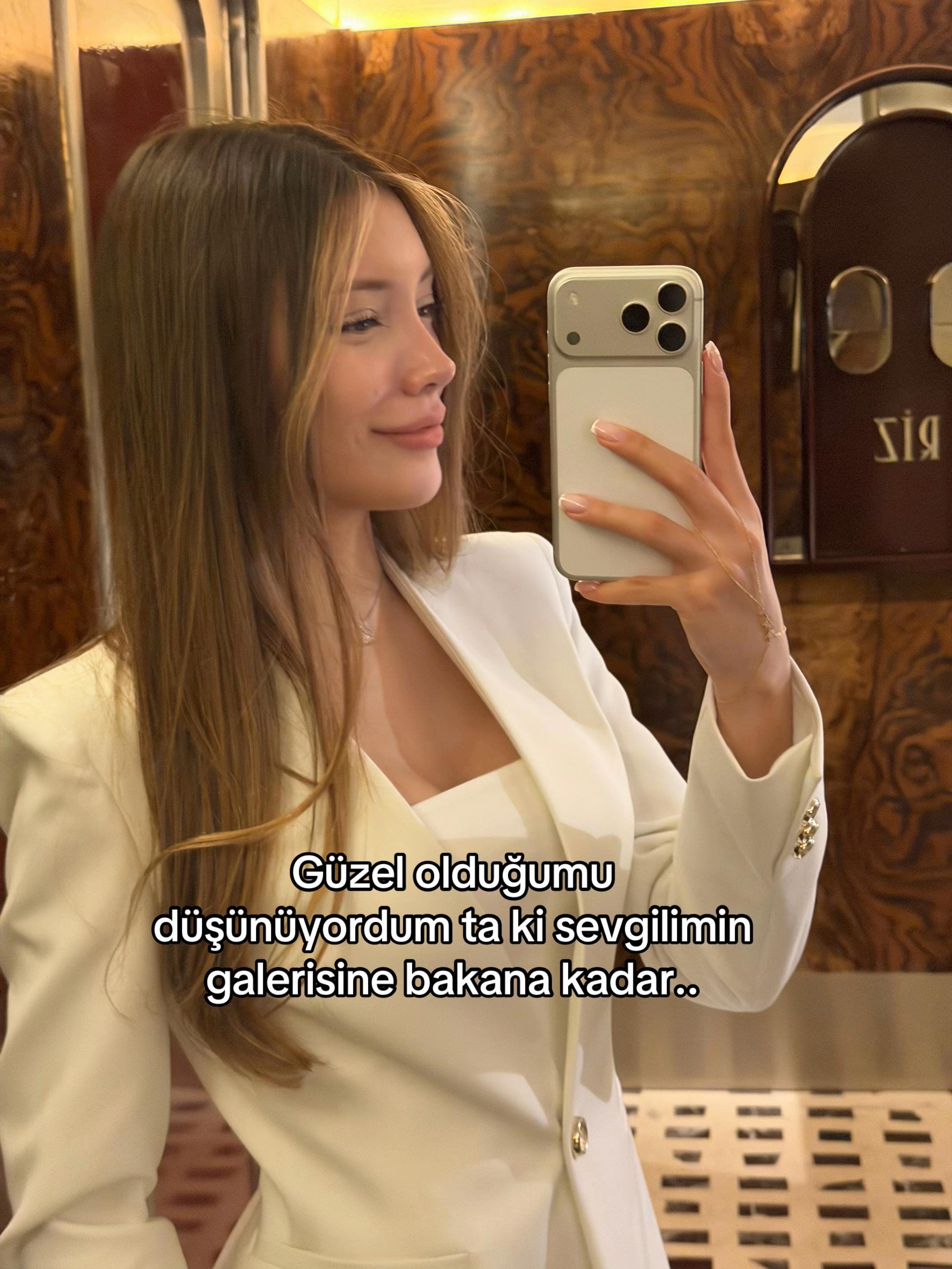 @Azra Şimal