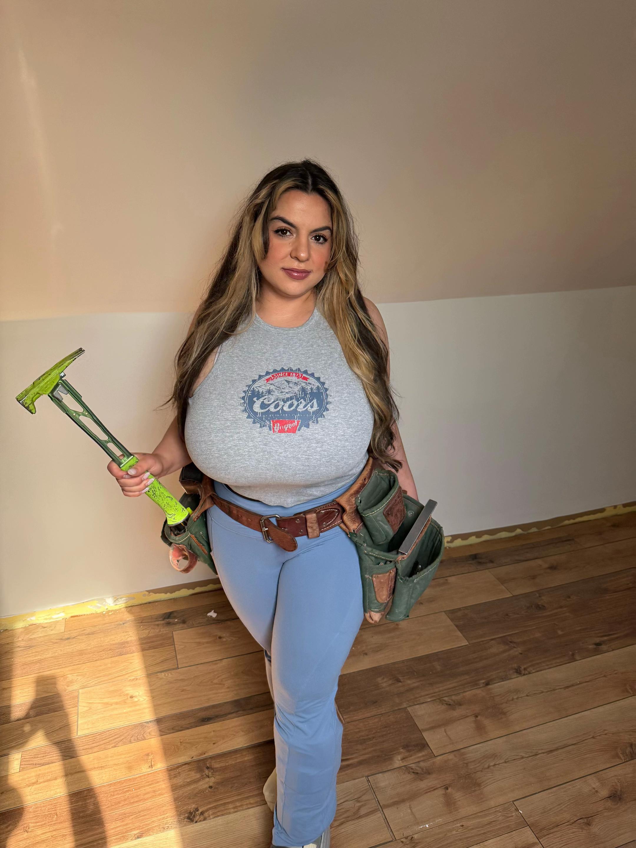 @iloveteniah