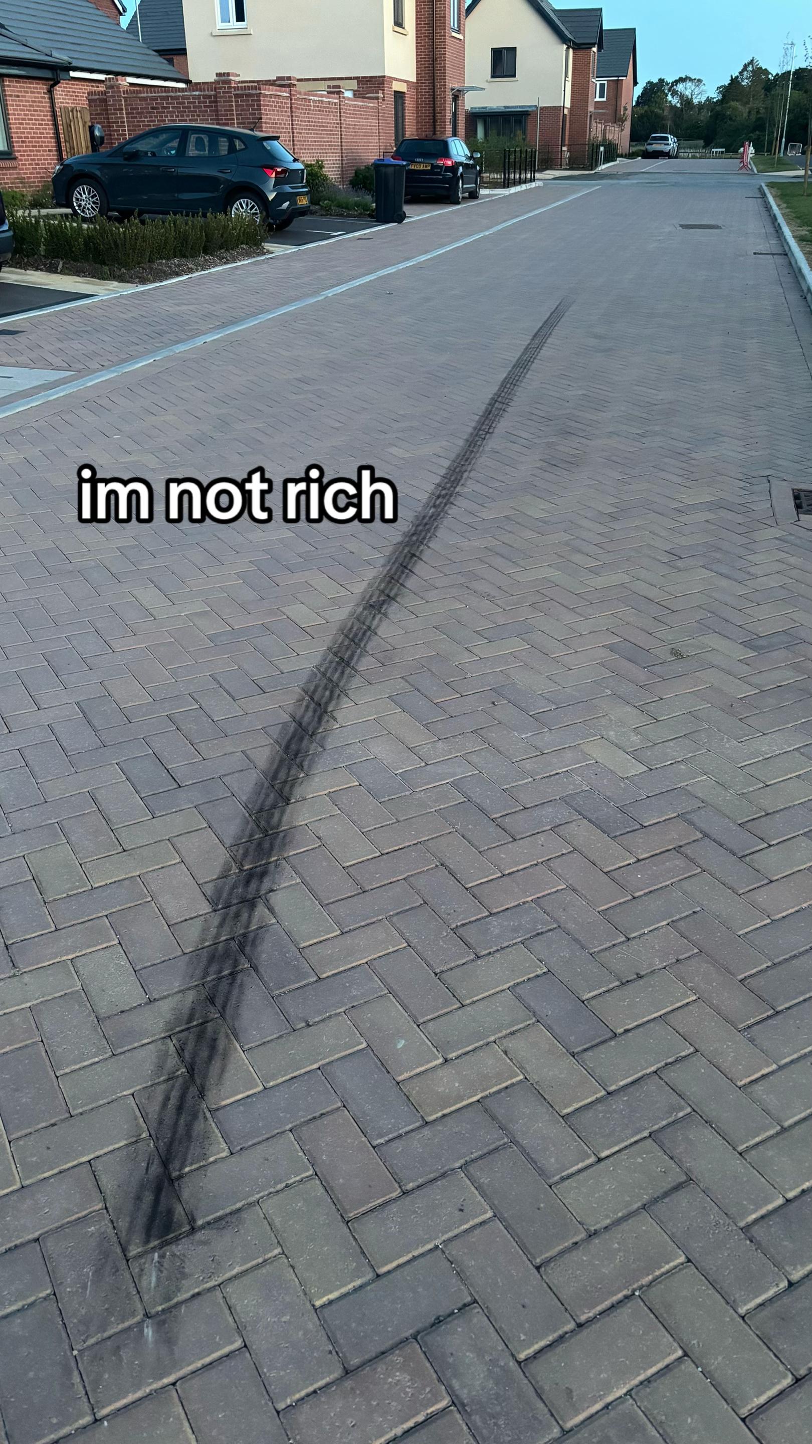 @¥๐ต๐น