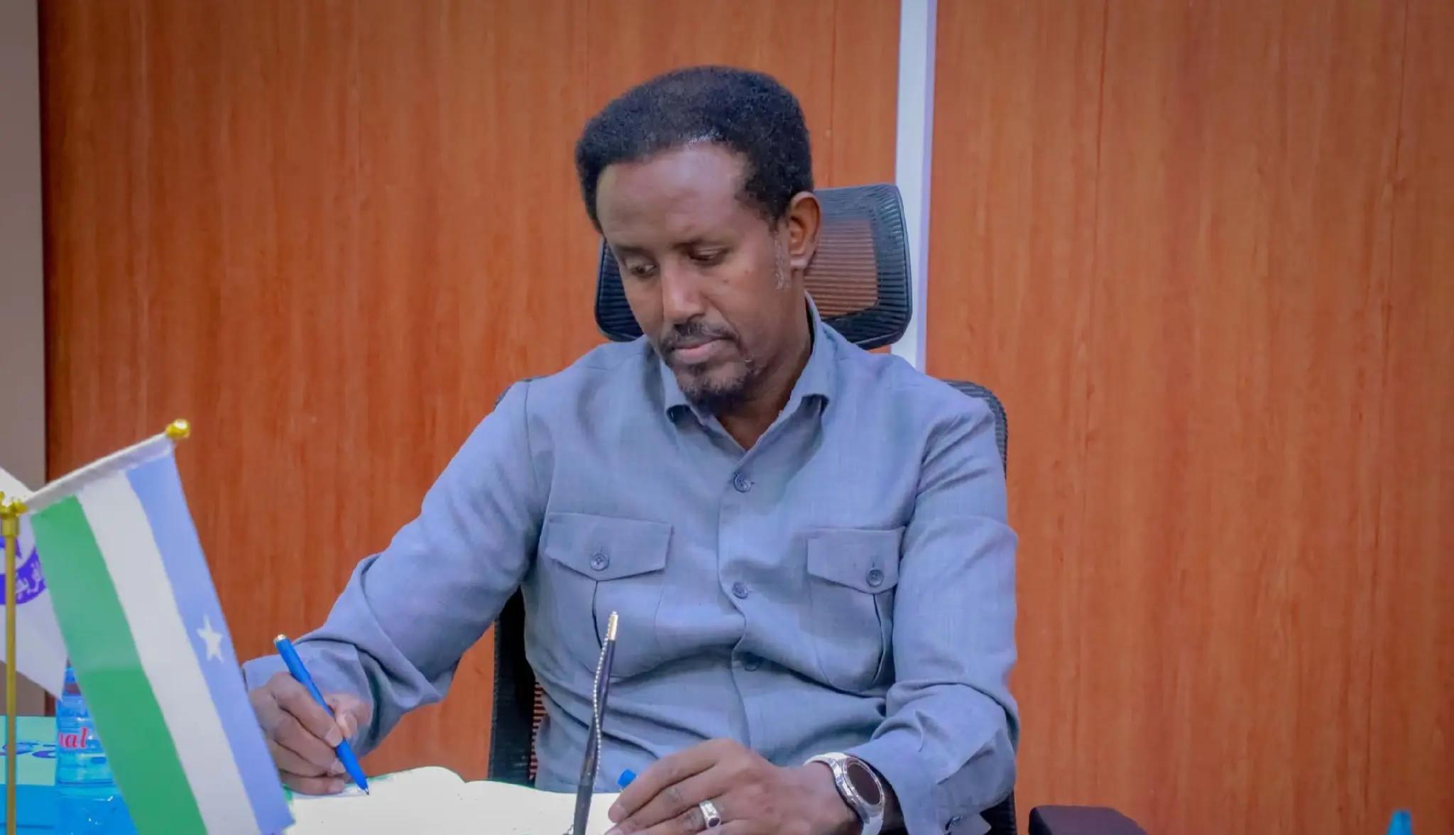 @Hon Abdirizak Xagaa