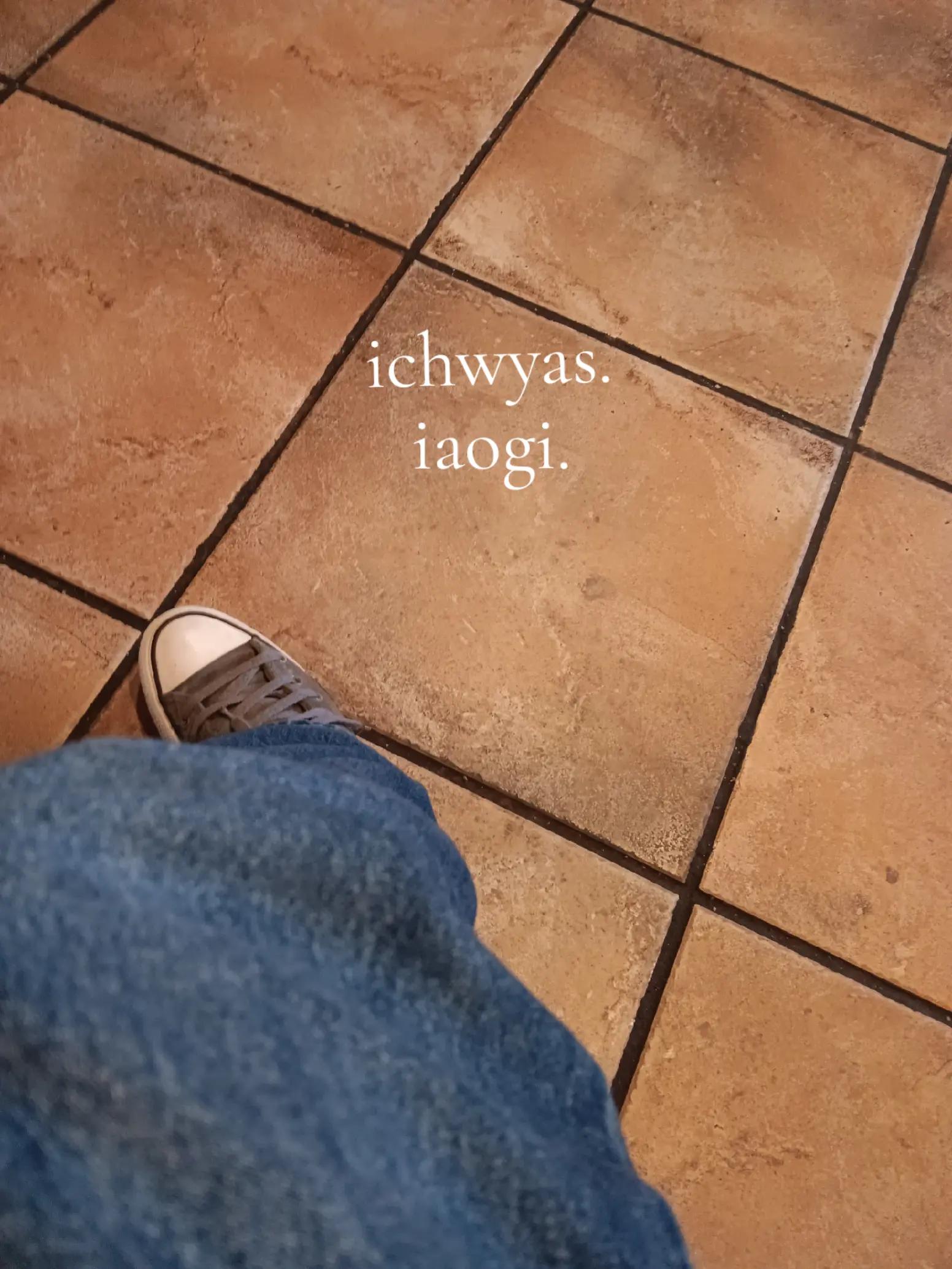 @`&deg;-~☆~-&deg;`