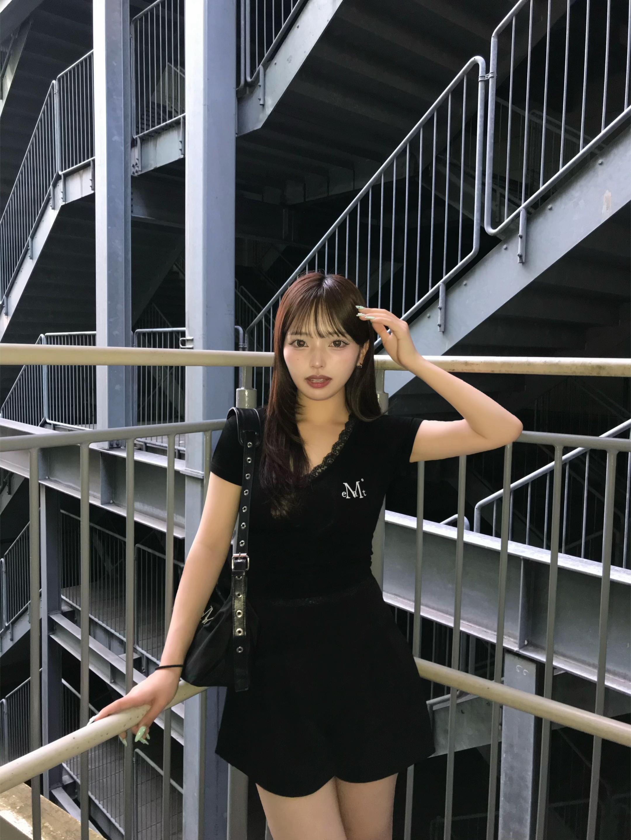 @スズ