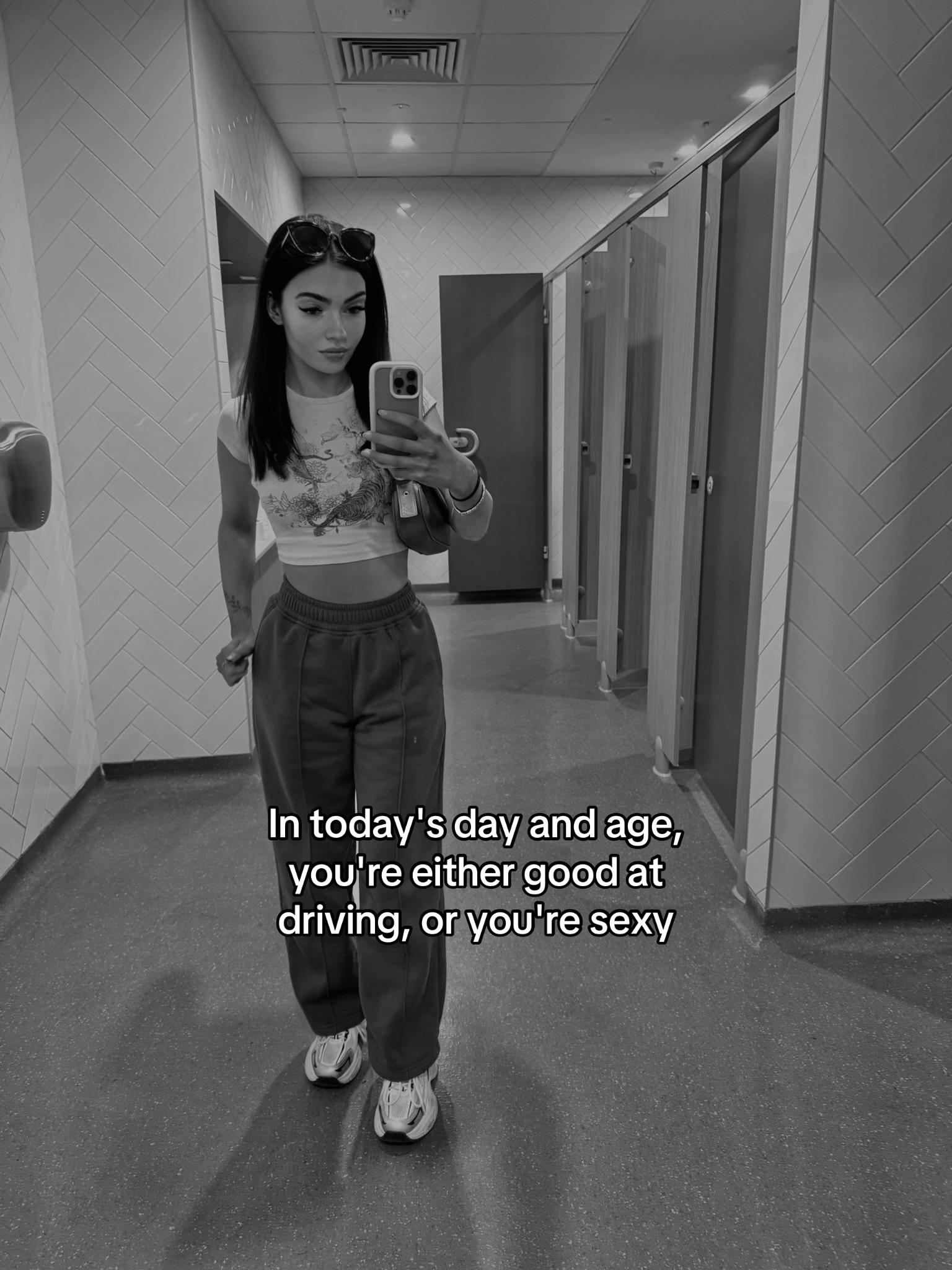 @nicole