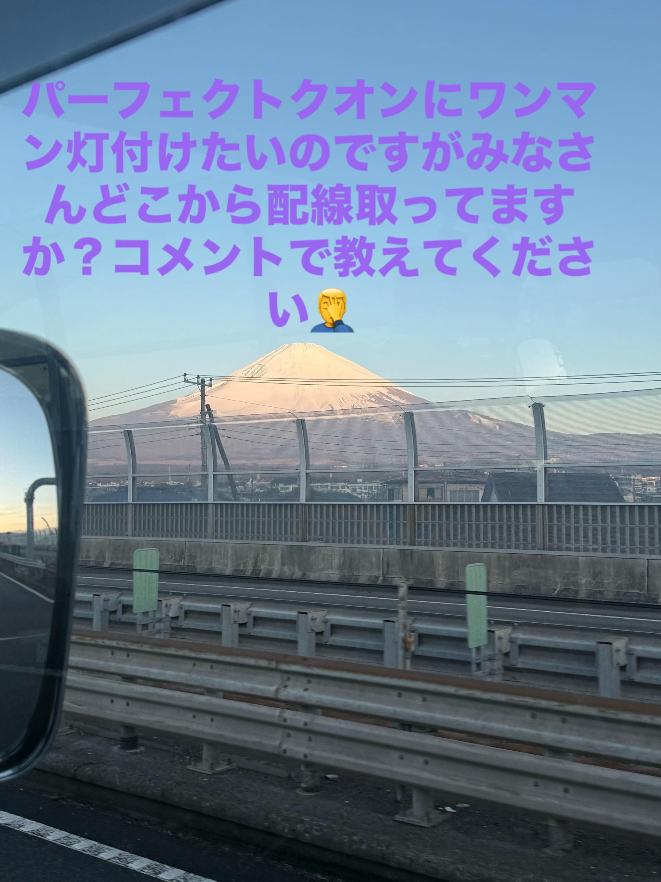 @くおん