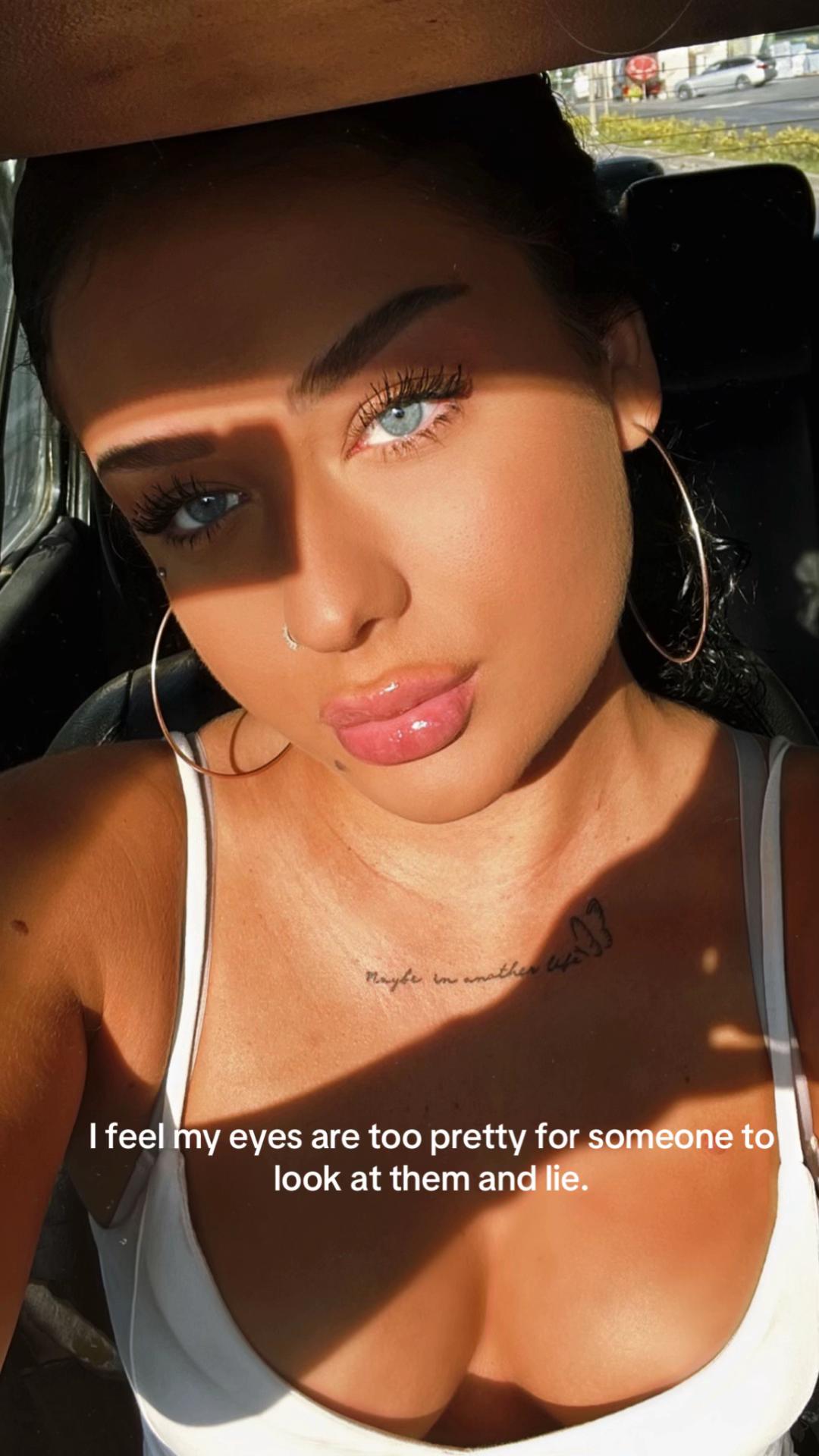 @🦋