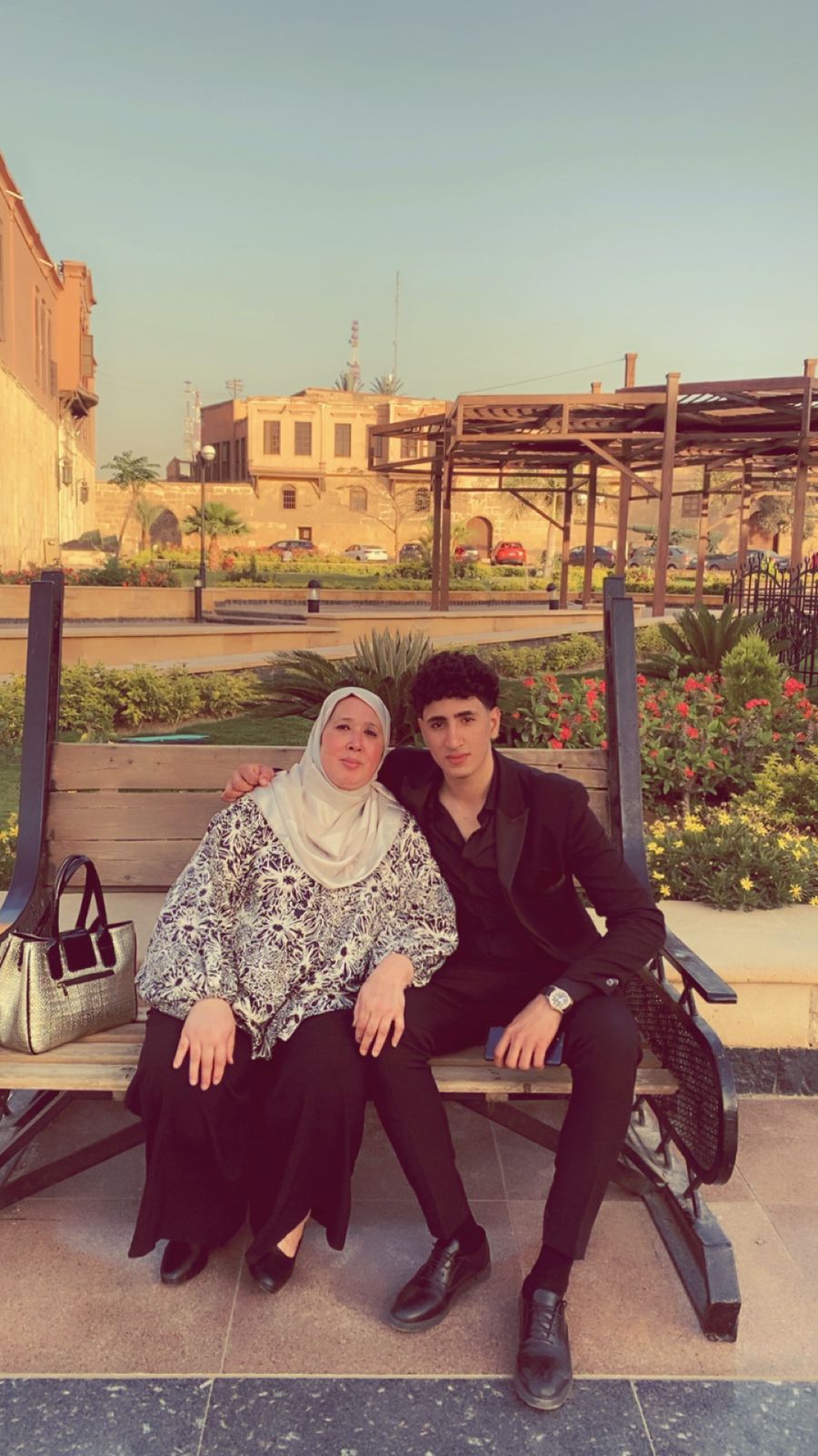 @علي رزه