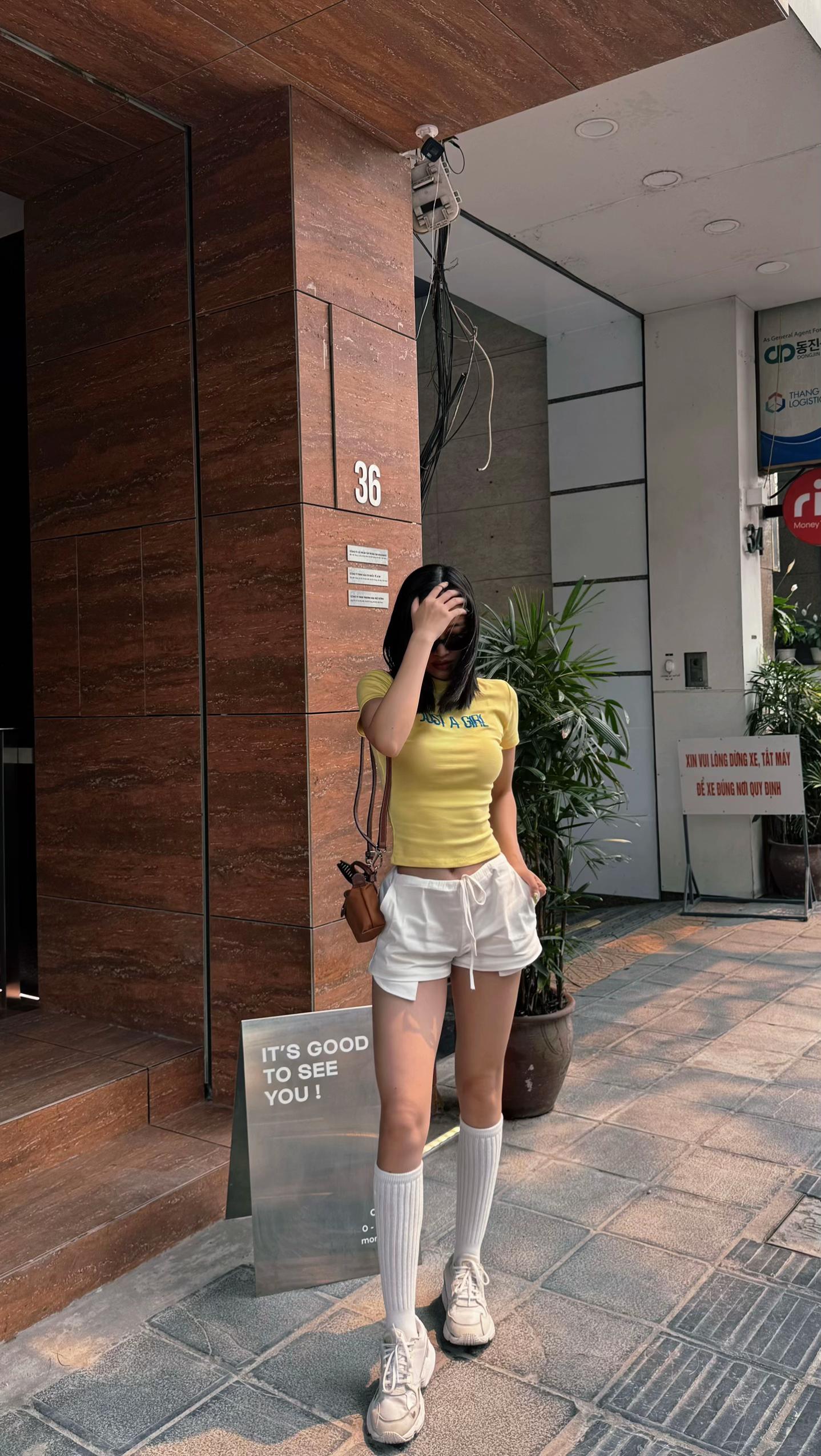 @Phương H&agrave; 👅
