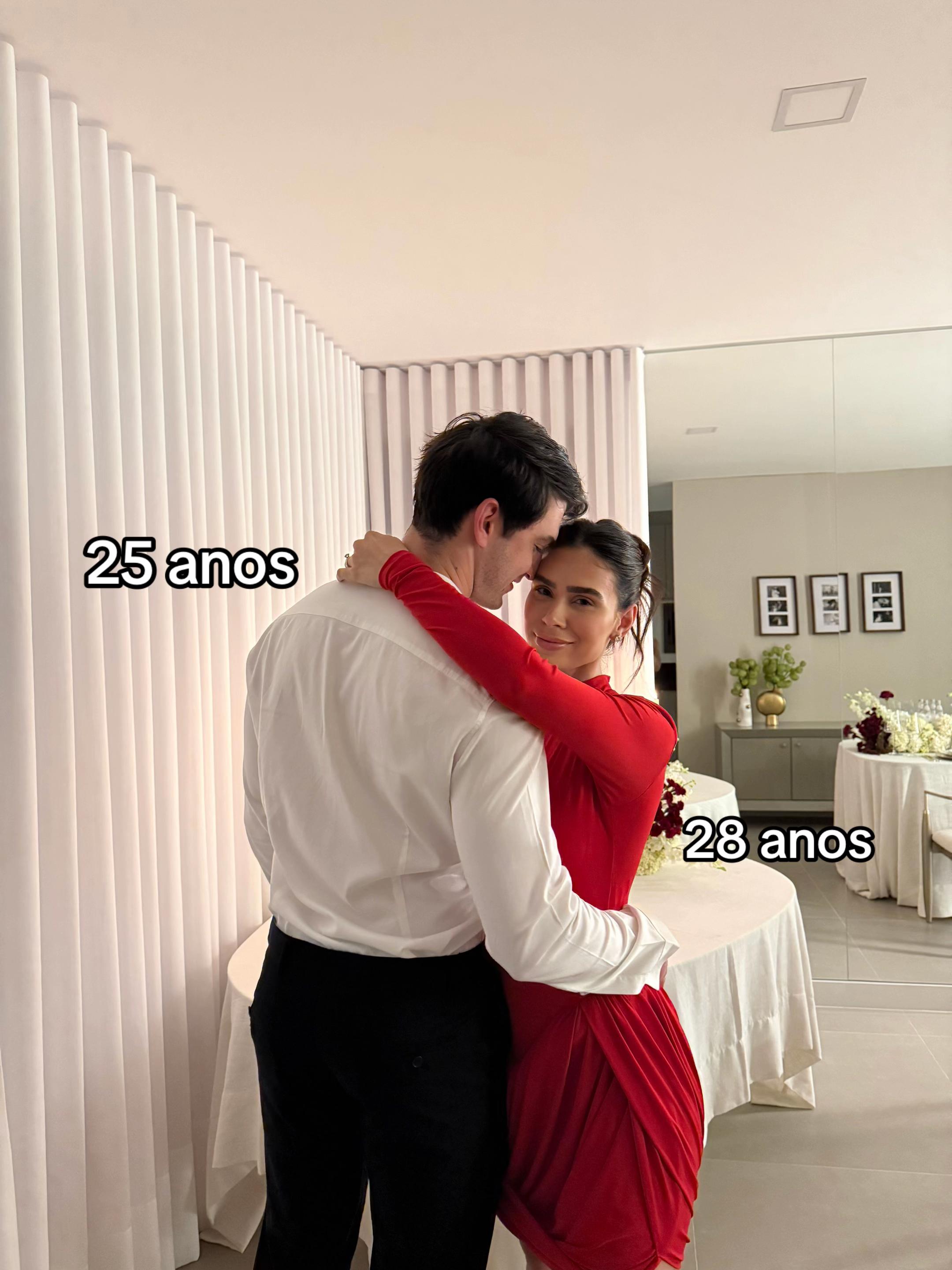 @anamosconi