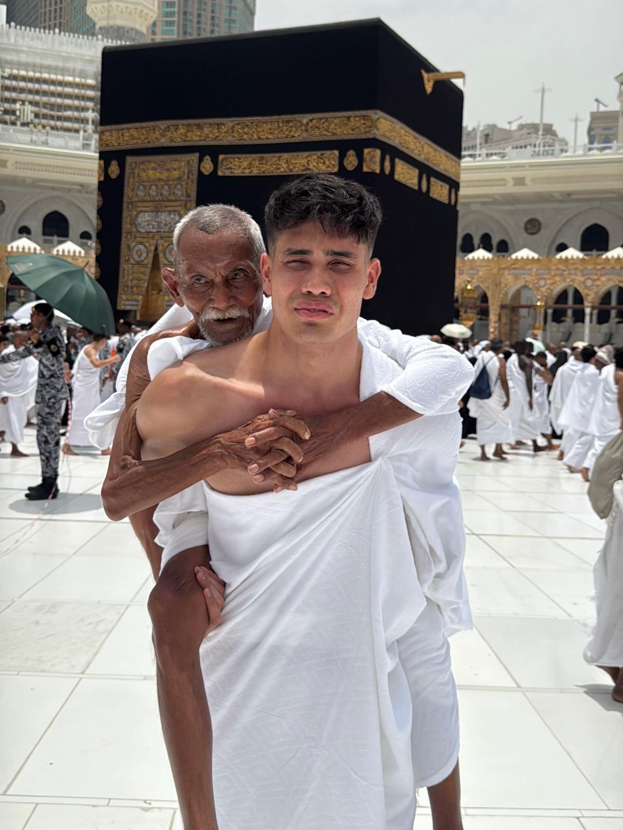 @AisarKhaledd