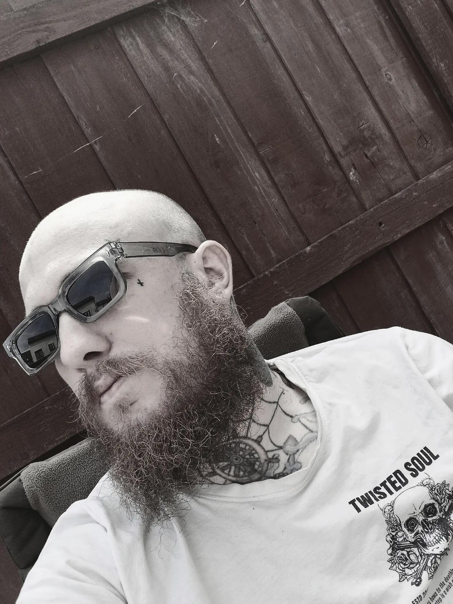 @deadhearttattoo 🏴
