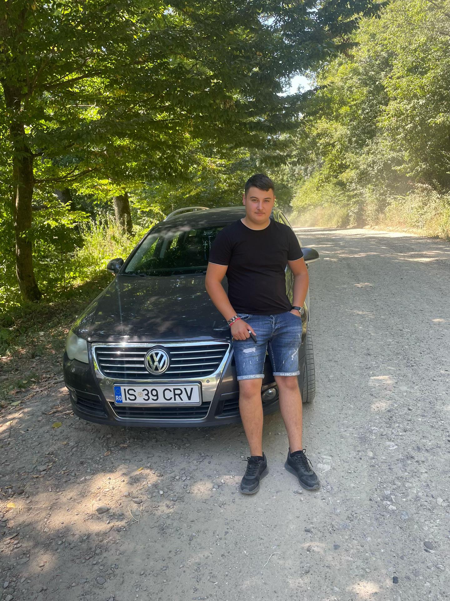 @Gabriel💣🇷🇴