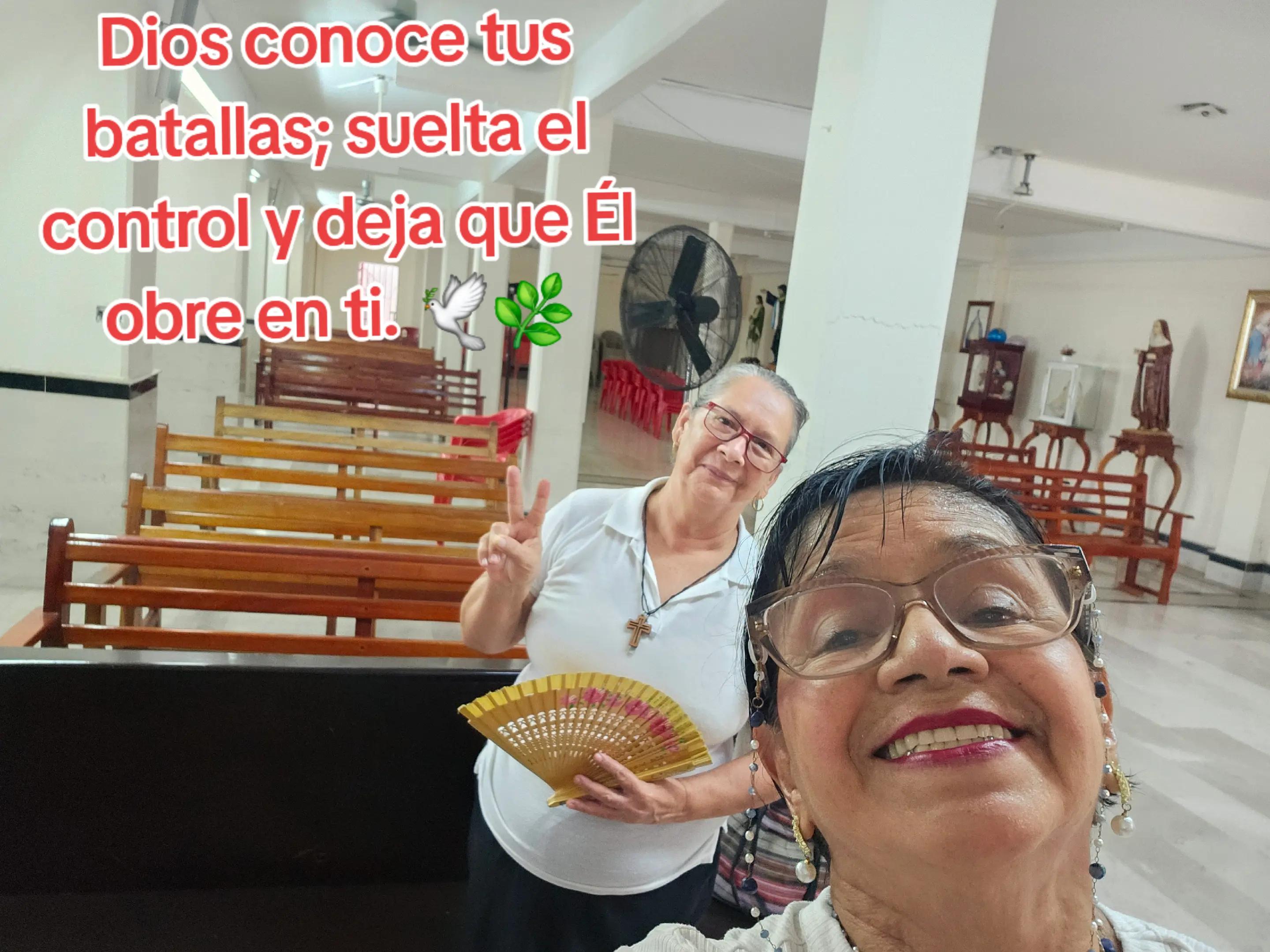 @Lupita V&eacute;lez &uacute;nica