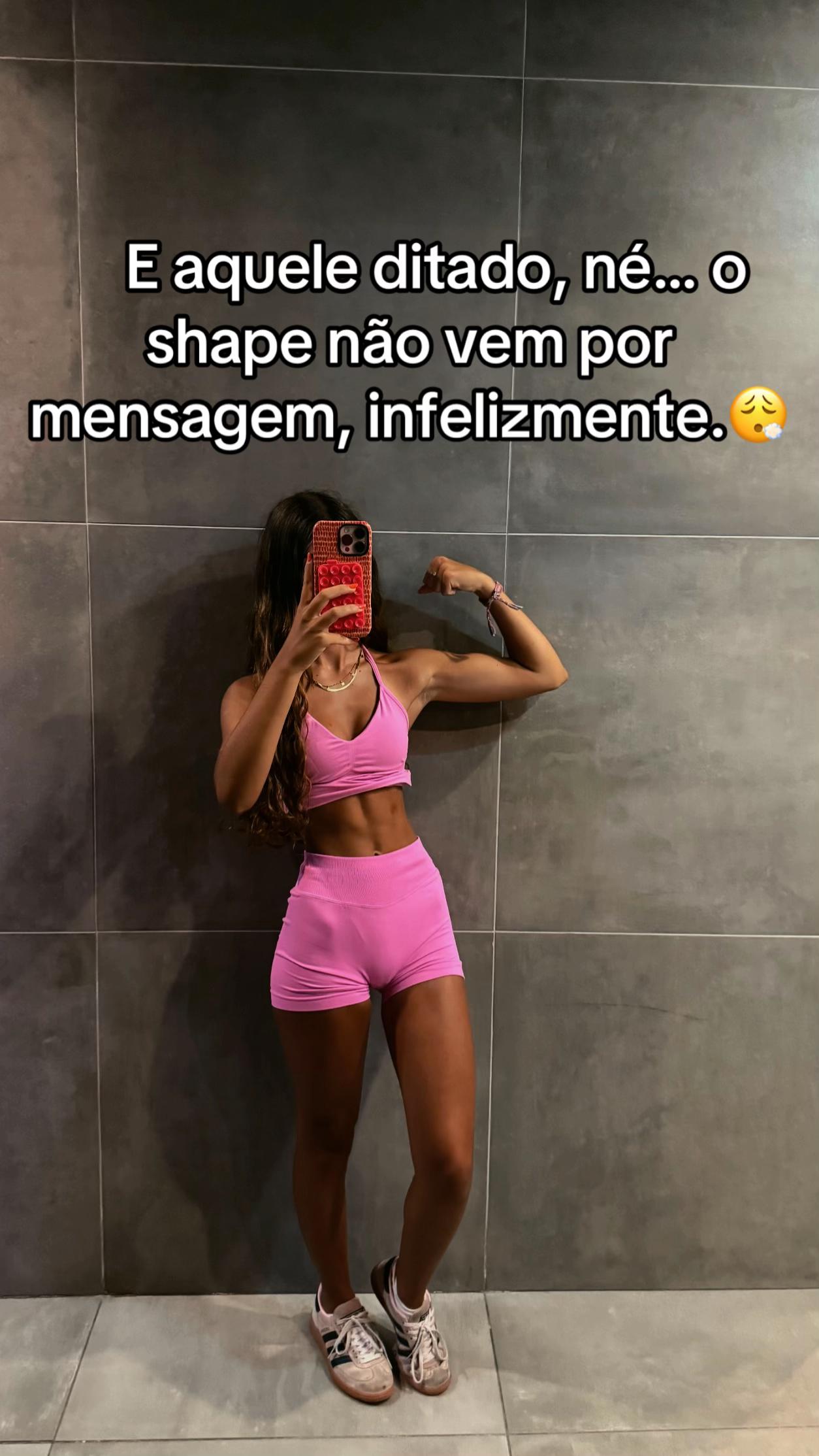 @julia mendes