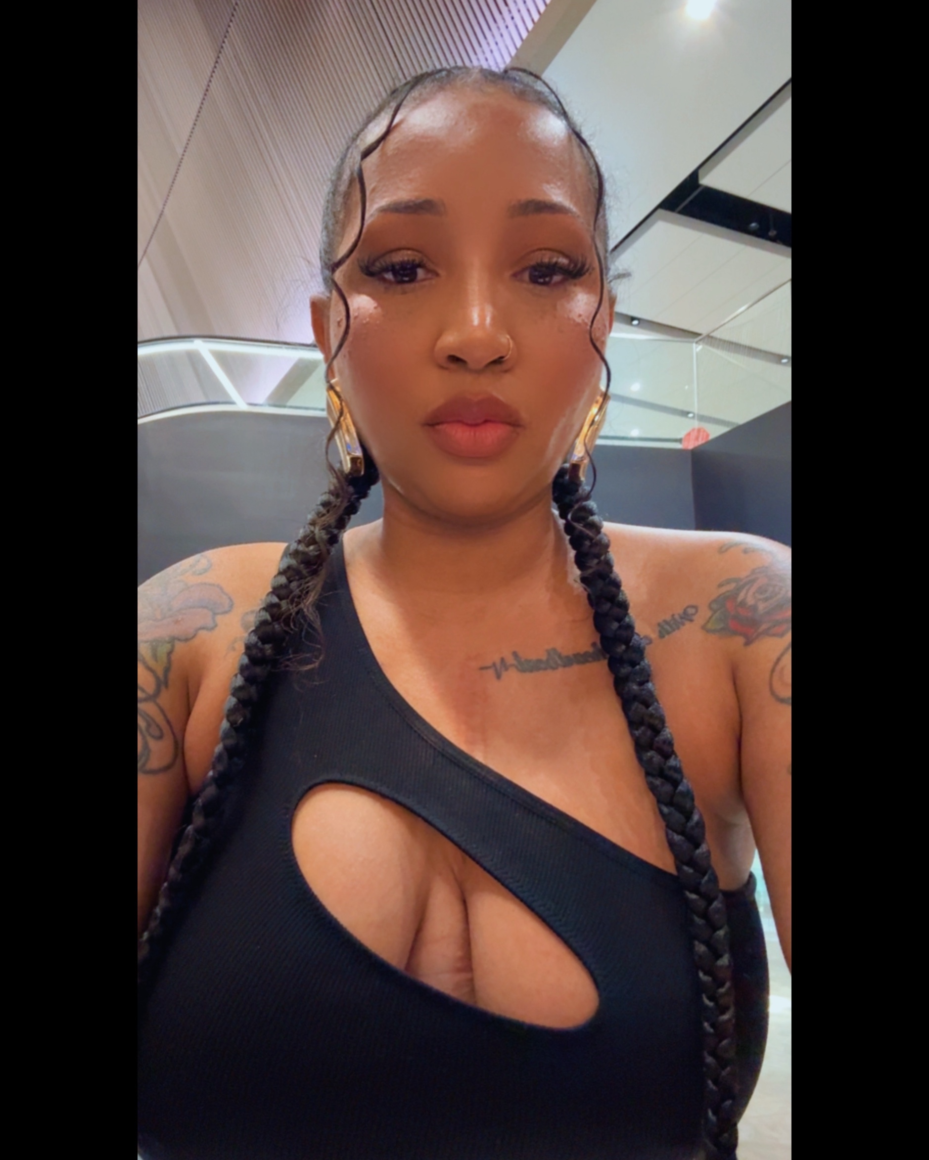@Bamela_Lee
