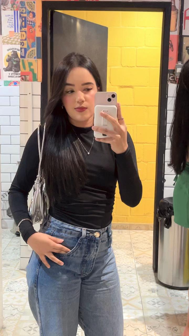 @lavinia gomes
